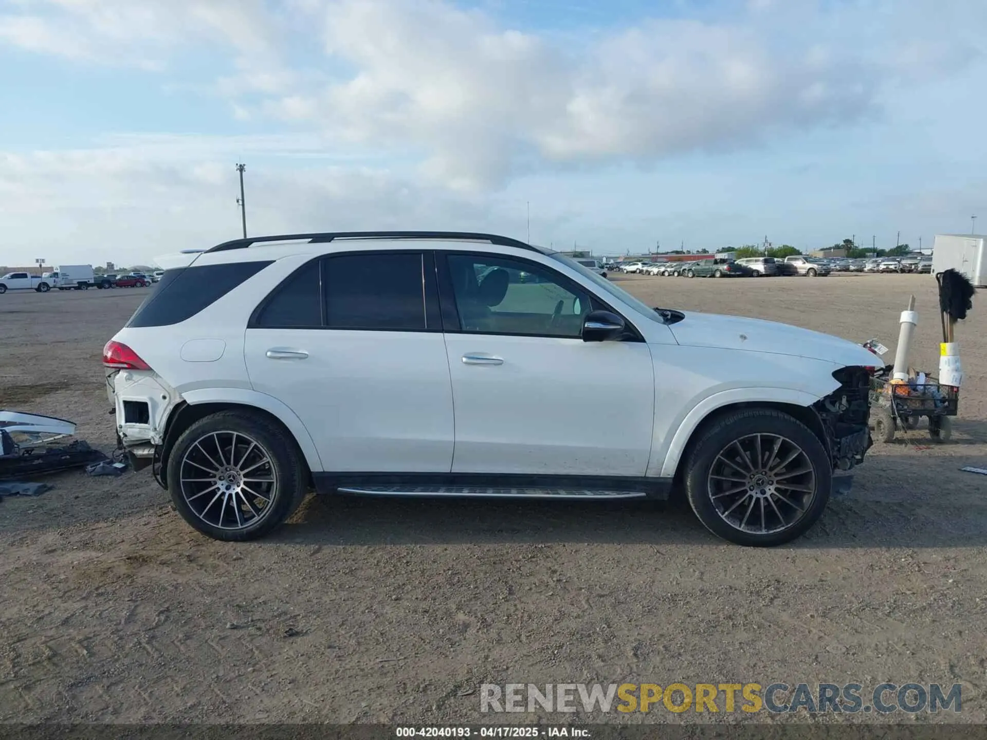 14 fotografías del automóvil dañado 4JGFB4JB5PA891771 MERCEDES-BENZ GLE 350 2023