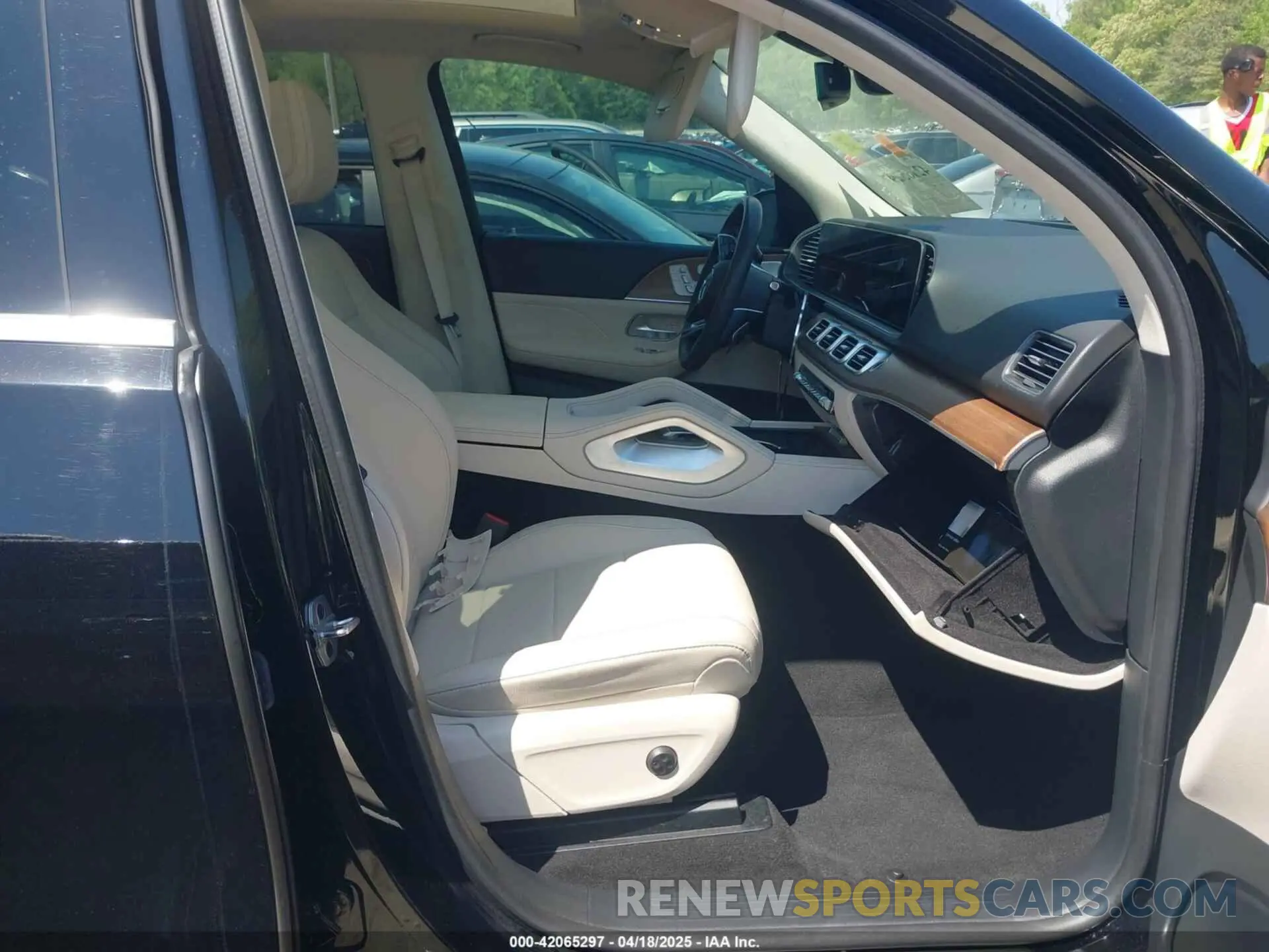 5 fotografías del automóvil dañado 4JGFB4FB2RB014600 MERCEDES-BENZ GLE 350 2024