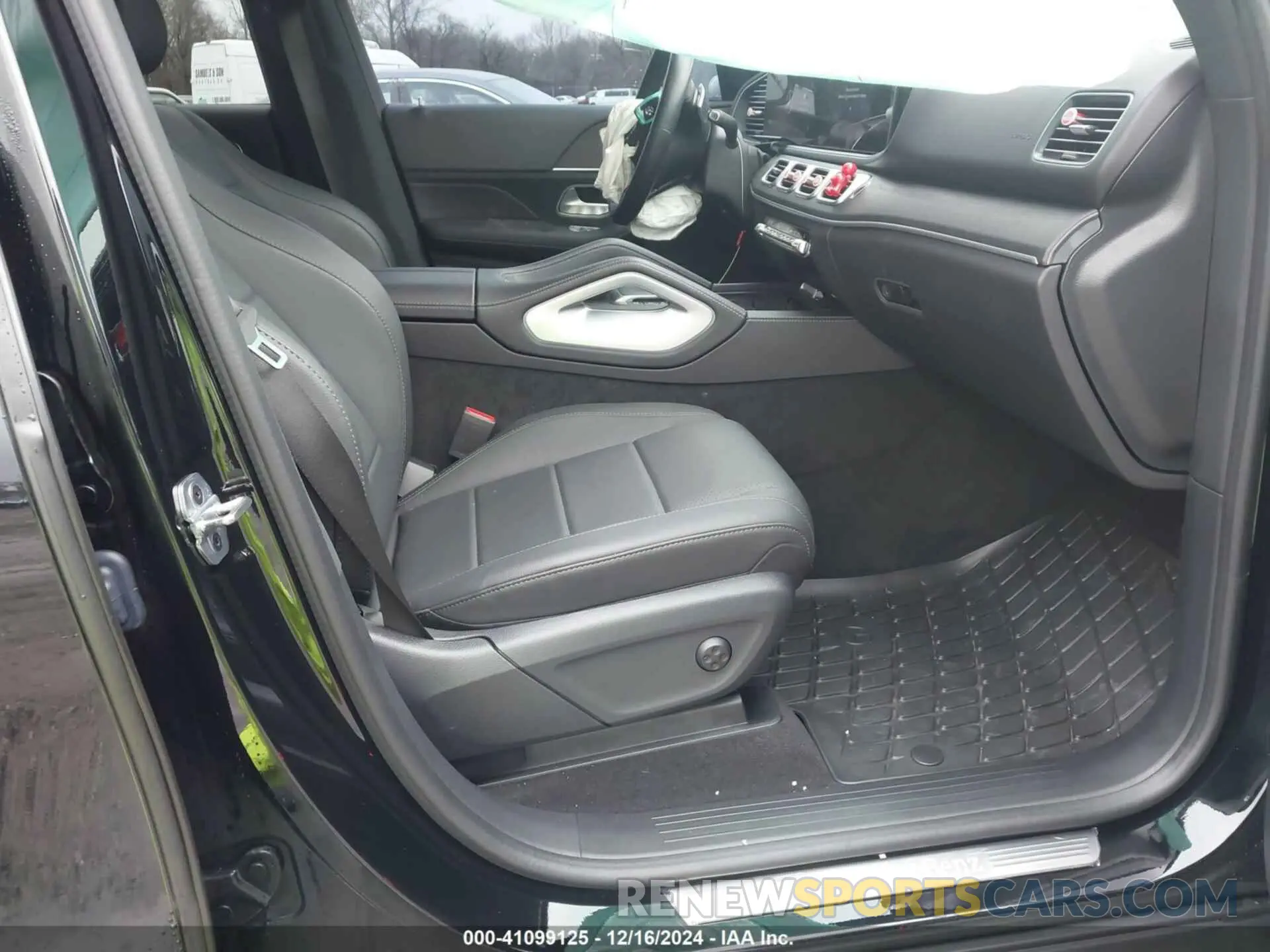 5 fotografías del automóvil dañado 4JGFB4FB5RB088609 MERCEDES-BENZ GLE 350 2024