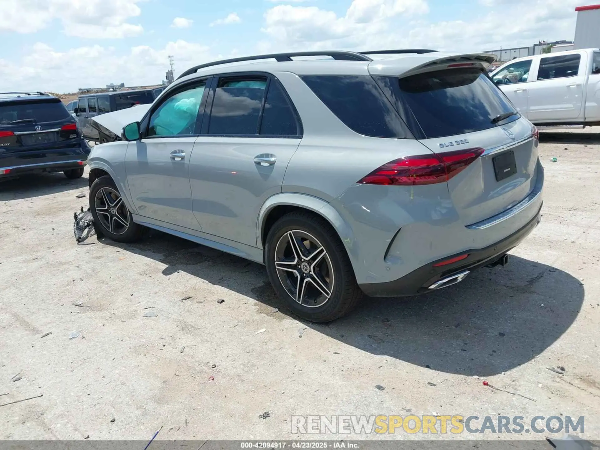 3 fotografías del automóvil dañado 4JGFB4EB0SB356084 MERCEDES-BENZ GLE 350 2025