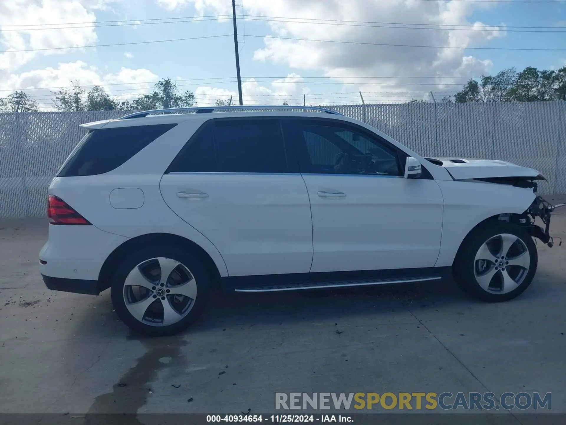 14 fotografías del automóvil dañado 4JGDA5GB0KB216629 MERCEDES-BENZ GLE 400 2019