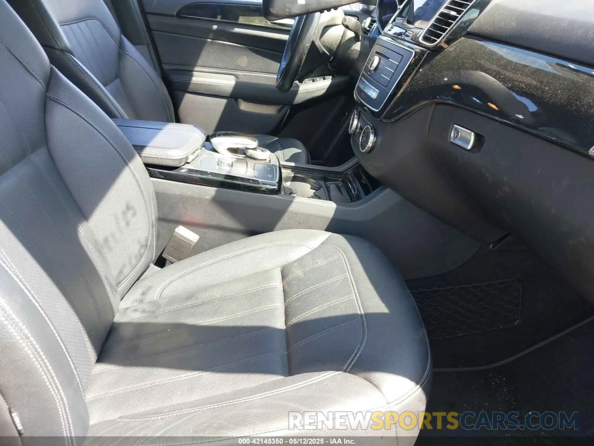 5 fotografías del automóvil dañado 4JGDA5GB1KB211102 MERCEDES-BENZ GLE 400 2019