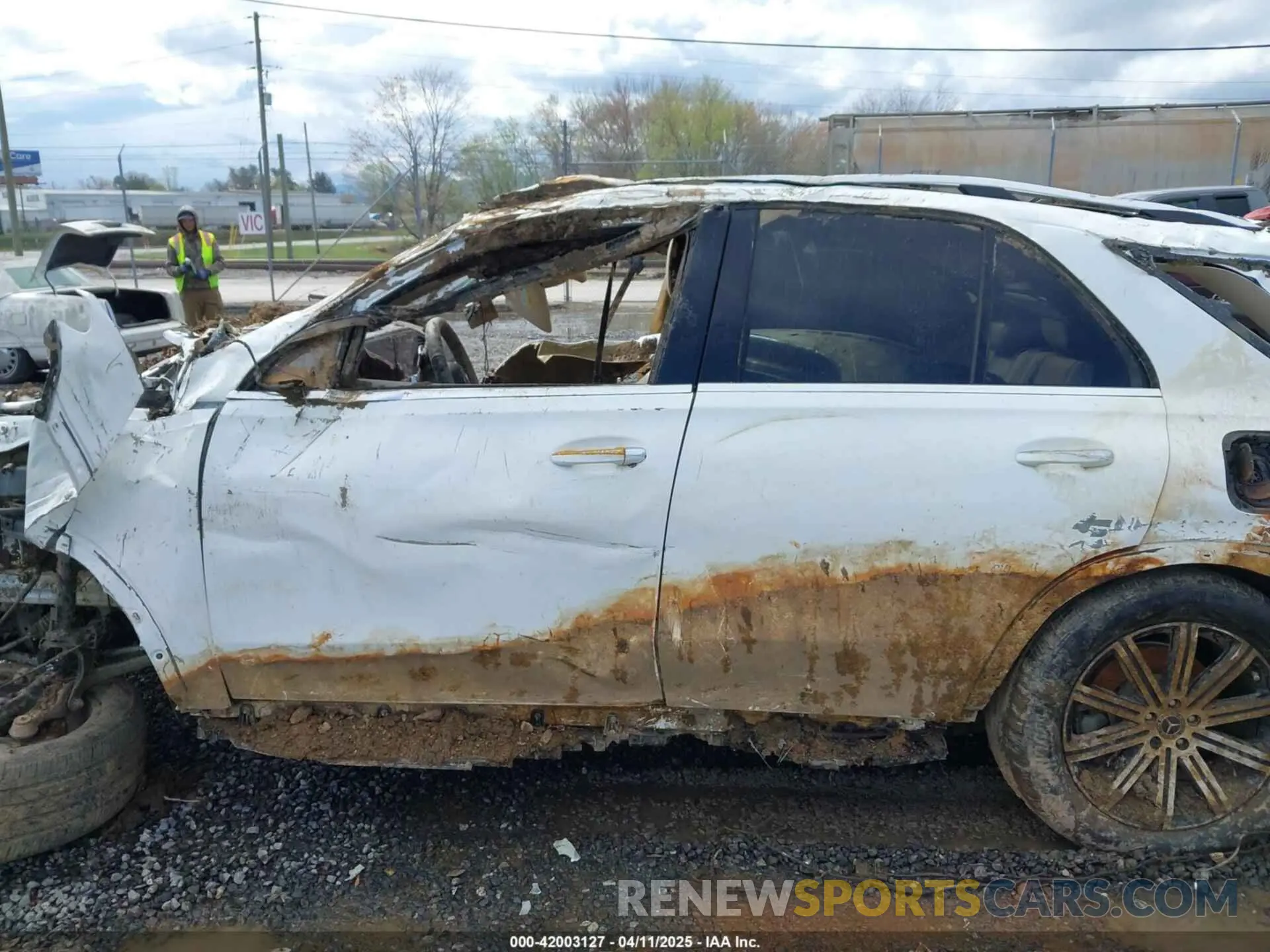 13 fotografías del automóvil dañado 4JGFB4GB2RB071765 MERCEDES-BENZ GLE 450 PLUG-IN HYBRID 2024