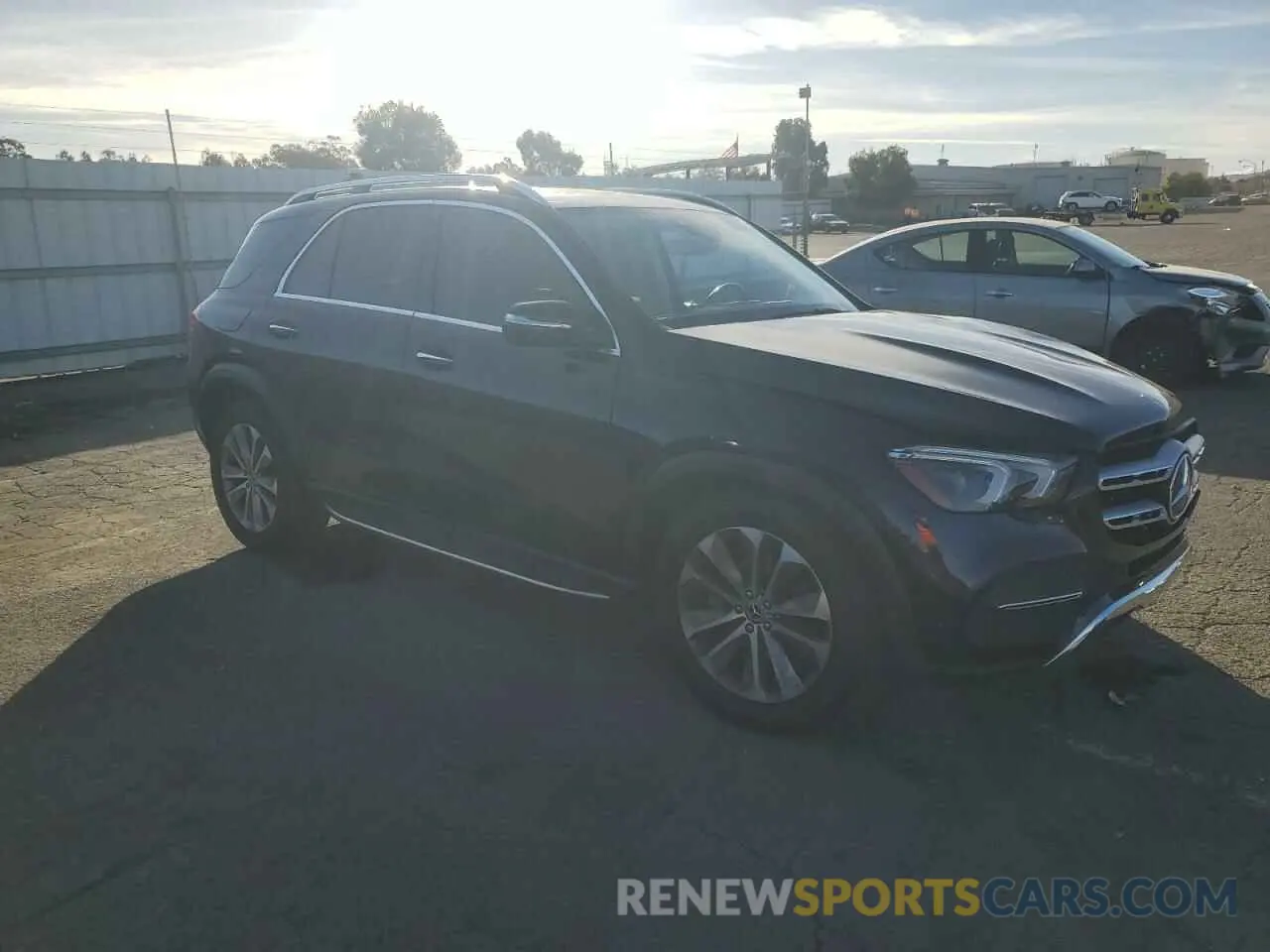 4 fotografías del automóvil dañado 4JGFB4JB9LA134530 MERCEDES-BENZ GLE-CLASS 2020