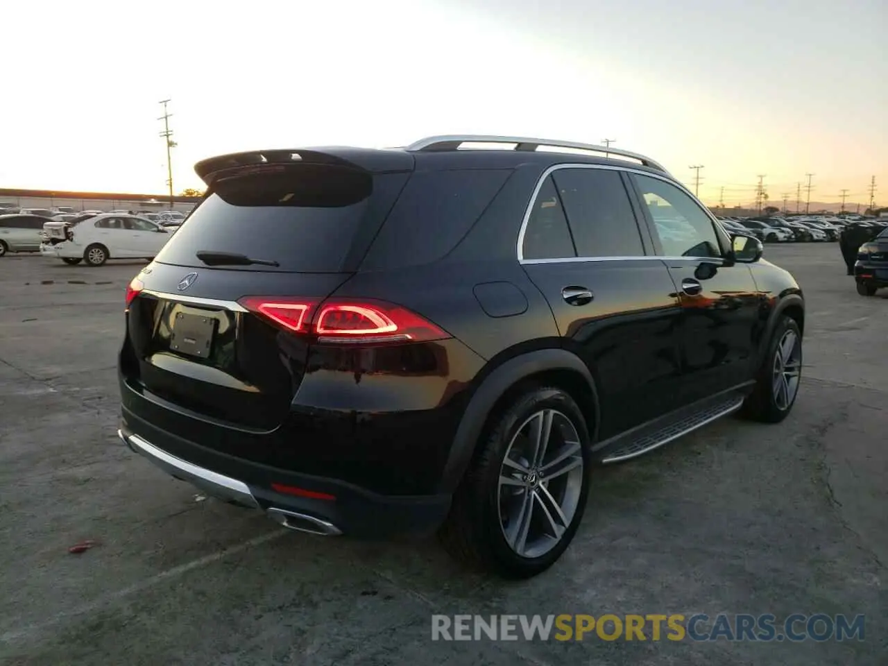4 fotografías del automóvil dañado 4JGFB4JB0MA448536 MERCEDES-BENZ GLE-CLASS 2021