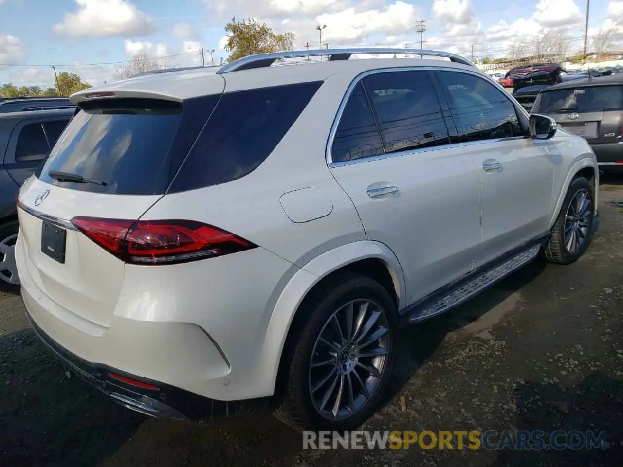 3 fotografías del automóvil dañado 4JGFB4JB0MA484369 MERCEDES-BENZ GLE-CLASS 2021