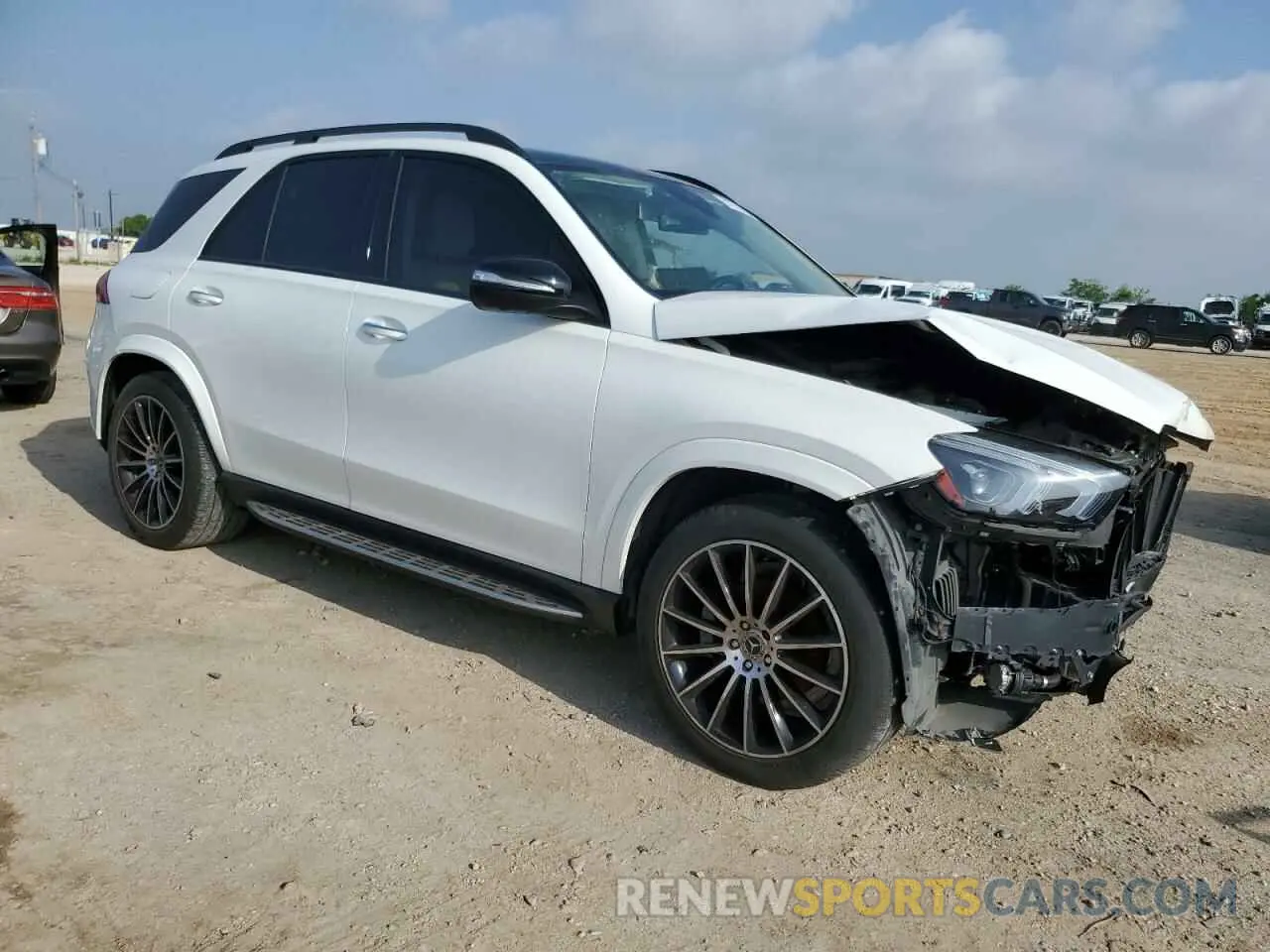 4 fotografías del automóvil dañado 4JGFB4JB2MA545088 MERCEDES-BENZ GLE-CLASS 2021