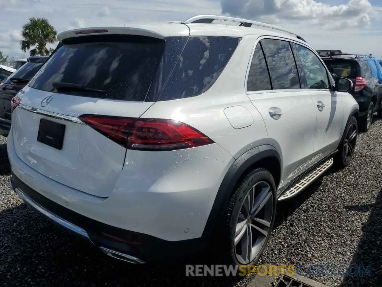 3 fotografías del automóvil dañado 4JGFB4JE3MA397897 MERCEDES-BENZ GLE-CLASS 2021