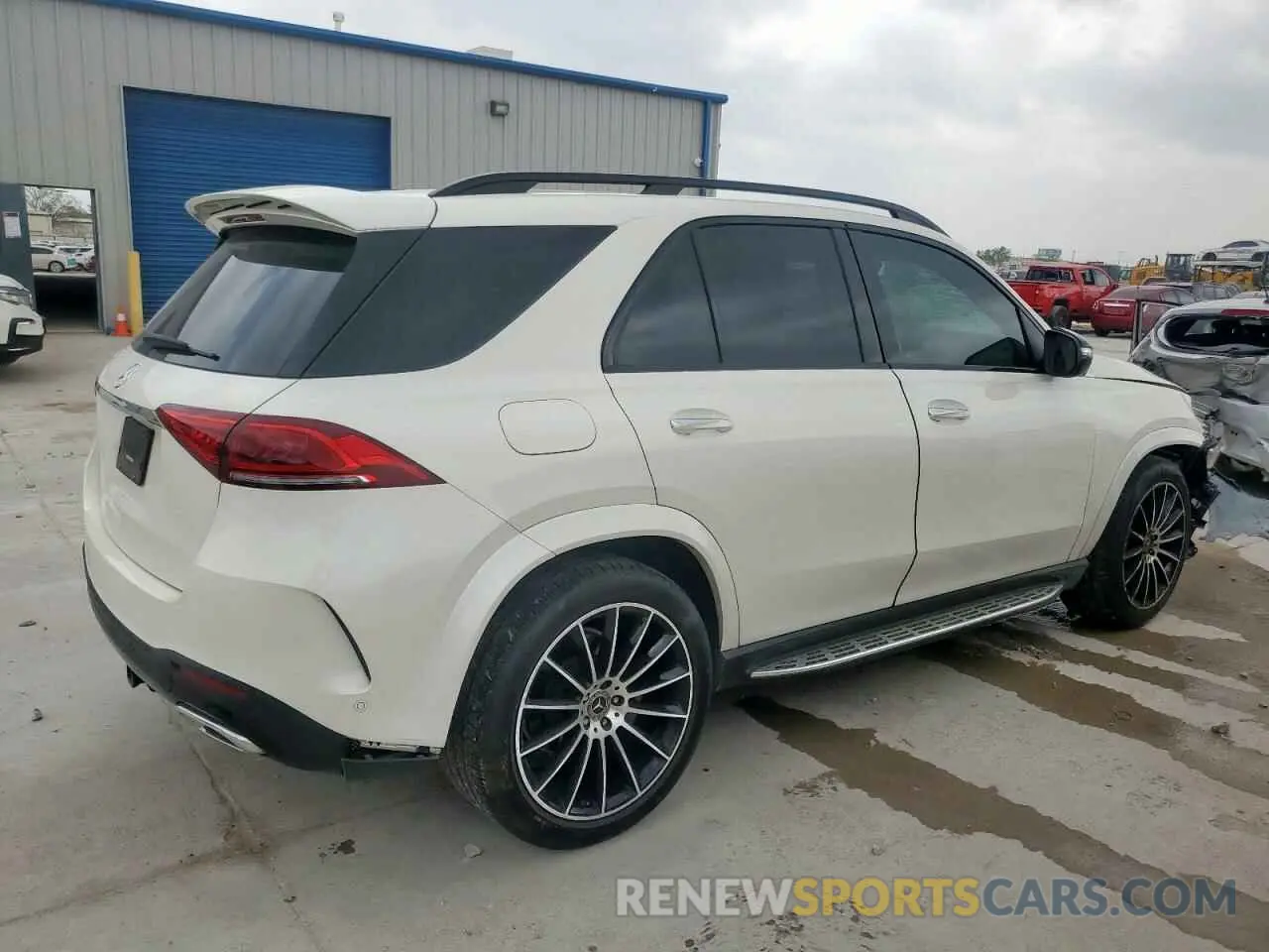 3 fotografías del automóvil dañado 4JGFB4JE4MA369154 MERCEDES-BENZ GLE-CLASS 2021