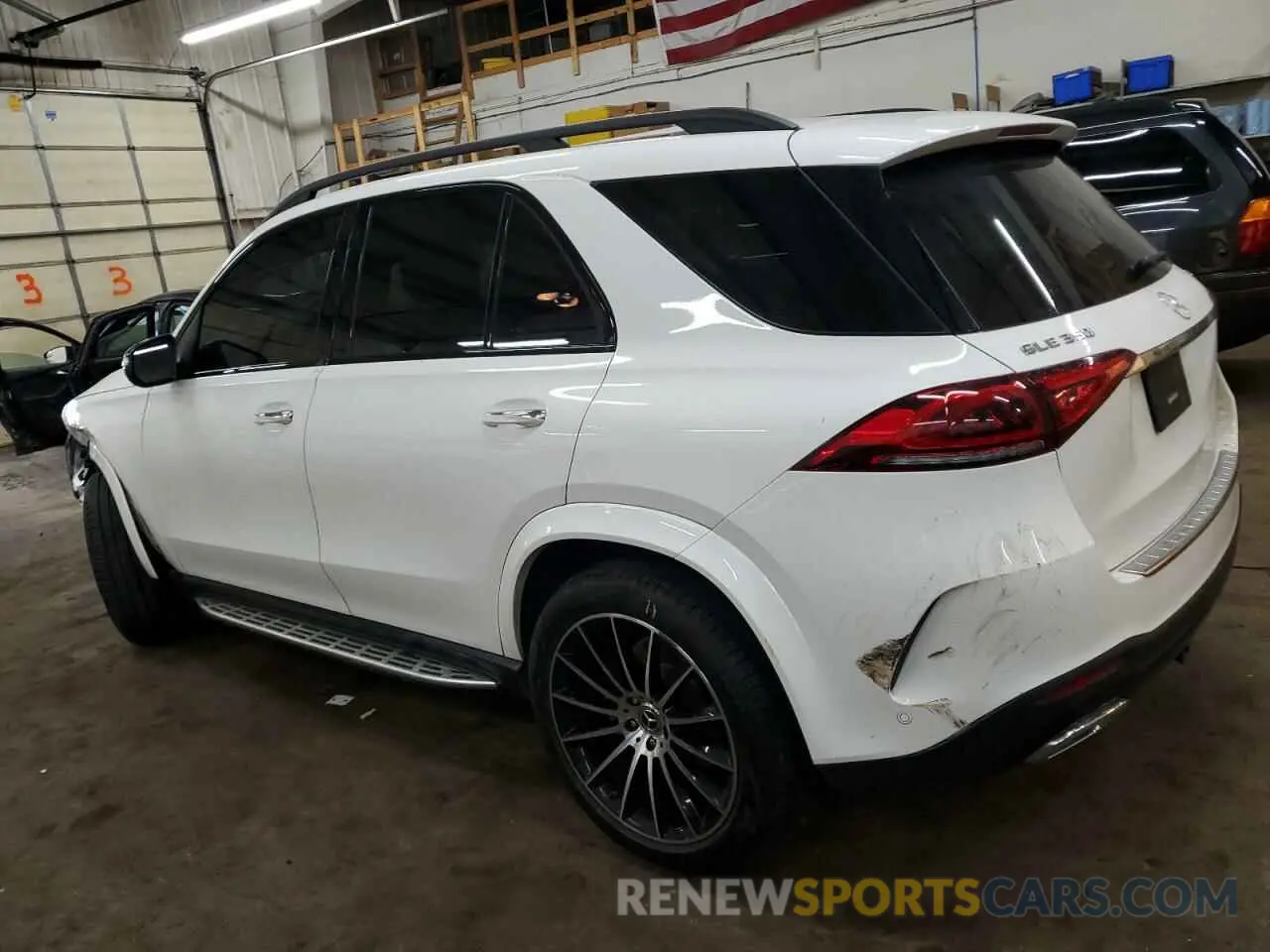 2 fotografías del automóvil dañado 4JGFB4KB1MA497209 MERCEDES-BENZ GLE-CLASS 2021