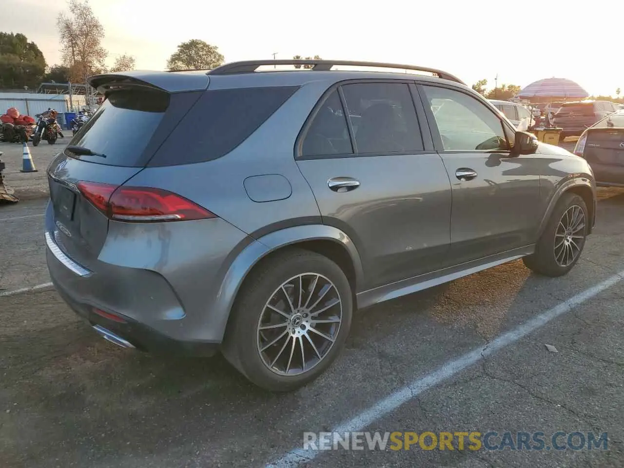 3 fotografías del automóvil dañado 4JGFB4JB2NA814840 MERCEDES-BENZ GLE-CLASS 2022