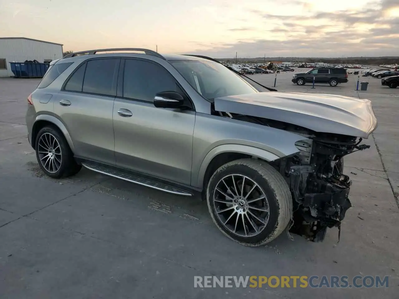 4 fotografías del automóvil dañado 4JGFB4JB9NA677220 MERCEDES-BENZ GLE-CLASS 2022