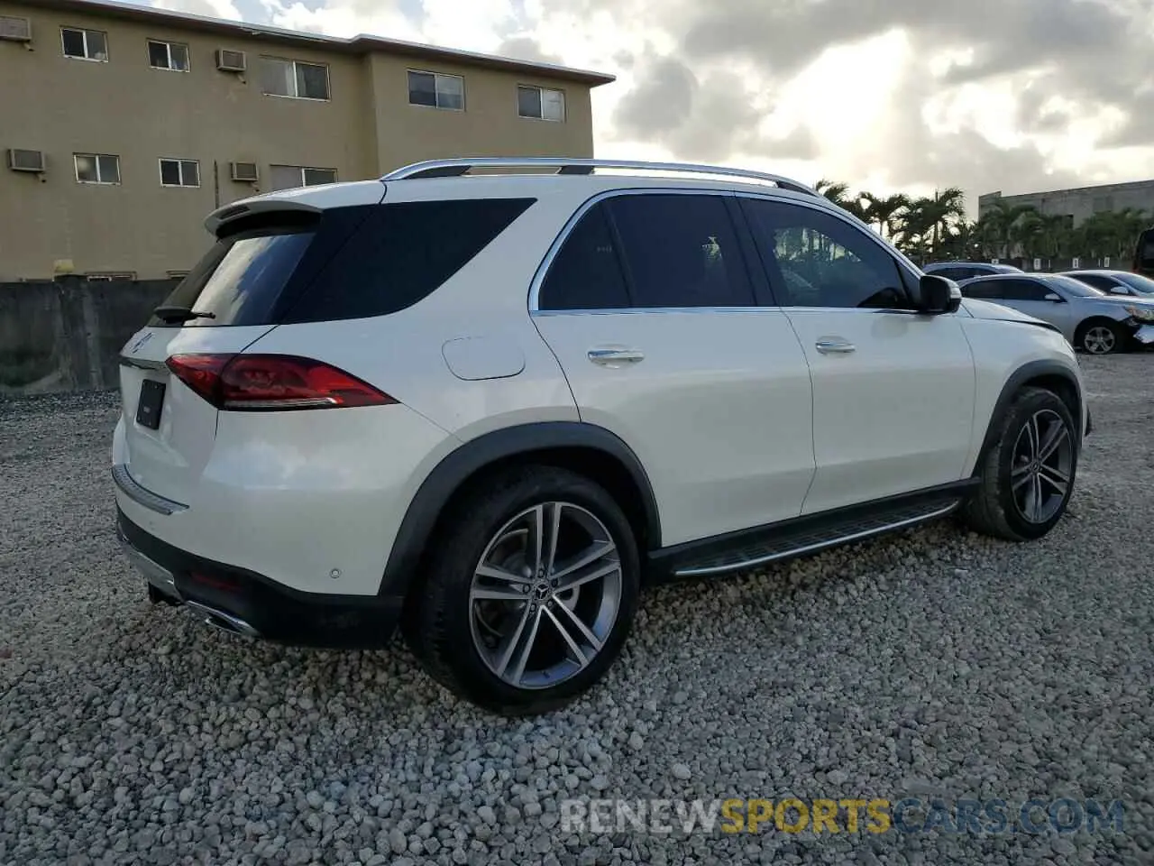 3 fotografías del automóvil dañado 4JGFB4JB9NA768245 MERCEDES-BENZ GLE-CLASS 2022