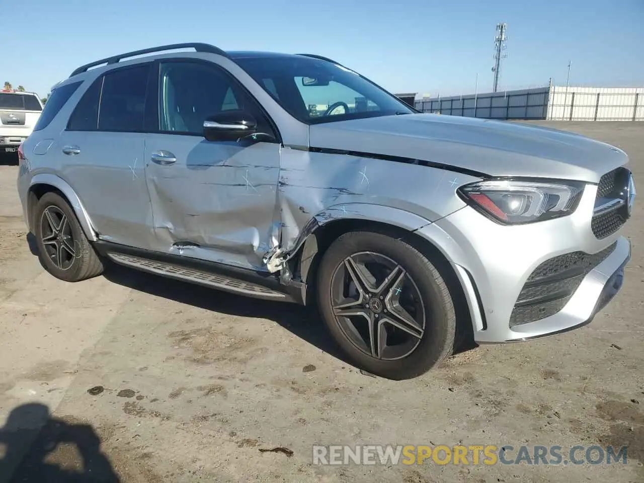 4 fotografías del automóvil dañado 4JGFB4KB4NA818841 MERCEDES-BENZ GLE-CLASS 2022