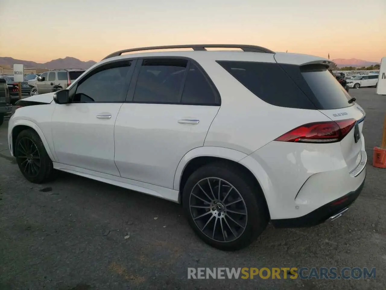 2 fotografías del automóvil dañado 4JGFB4KB8NA623728 MERCEDES-BENZ GLE-CLASS 2022