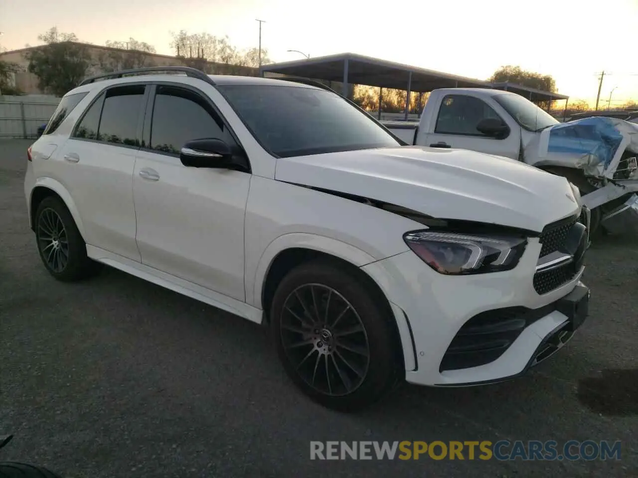 4 fotografías del automóvil dañado 4JGFB4KB8NA623728 MERCEDES-BENZ GLE-CLASS 2022