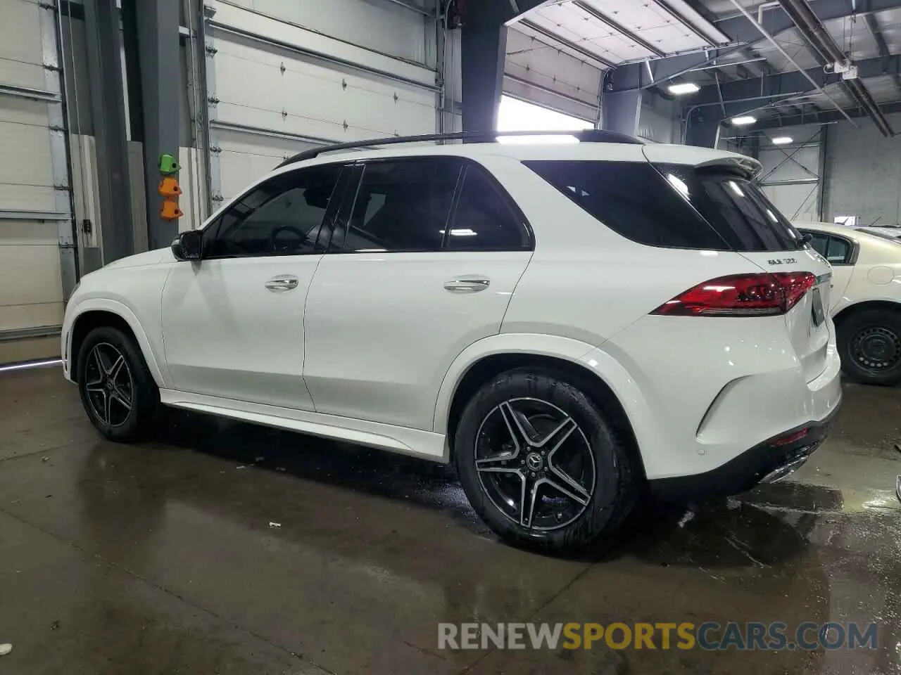 2 fotografías del automóvil dañado 4JGFB4KE0NA640856 MERCEDES-BENZ GLE-CLASS 2022