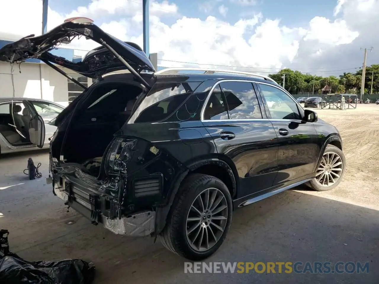 3 fotografías del automóvil dañado 4JGFB4FB3RB083926 MERCEDES-BENZ GLE-CLASS 2024