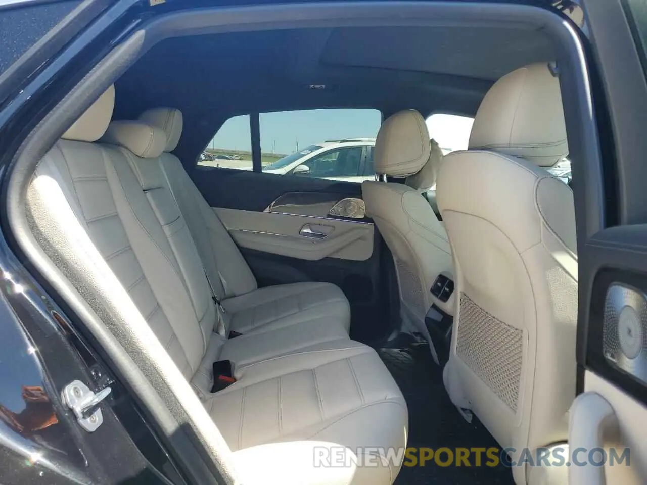 11 fotografías del automóvil dañado 4JGFD5KB7SB292761 MERCEDES-BENZ GLE-CLASS 2025