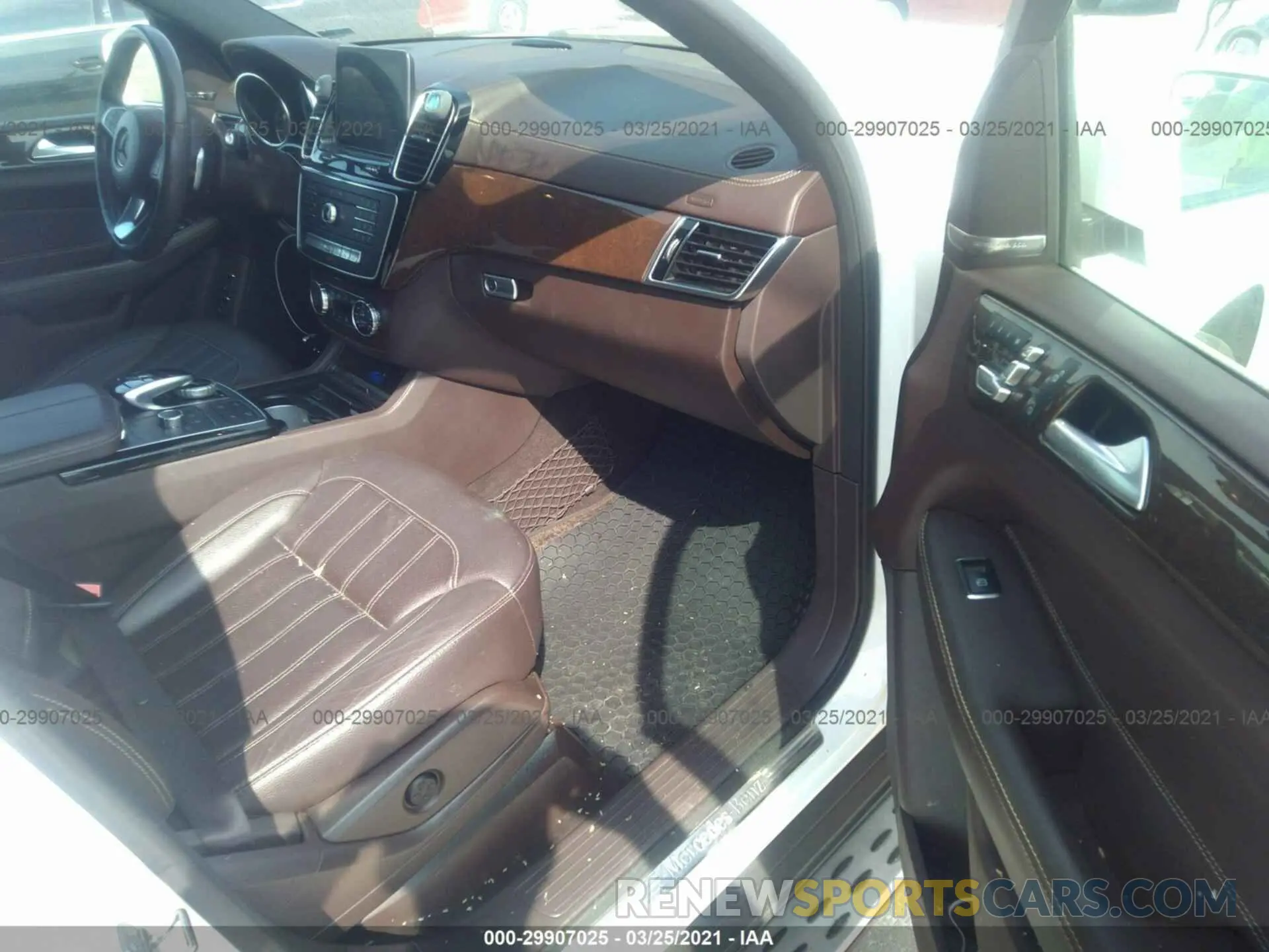 5 fotografías del automóvil dañado 4JGDF6EE0KB231569 MERCEDES-BENZ GLS 2019