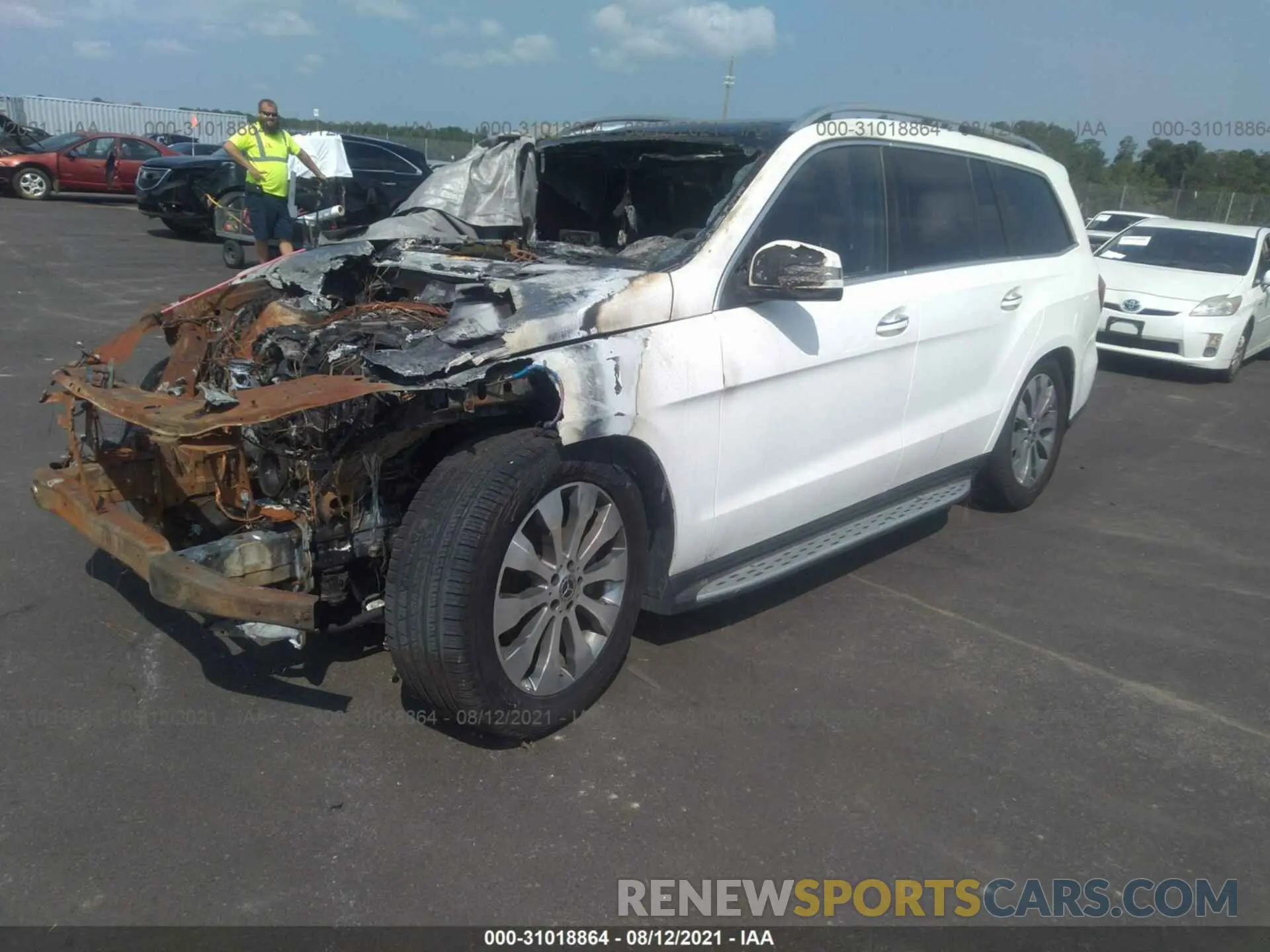 2 fotografías del automóvil dañado 4JGDF6EE5KB225718 MERCEDES-BENZ GLS 2019
