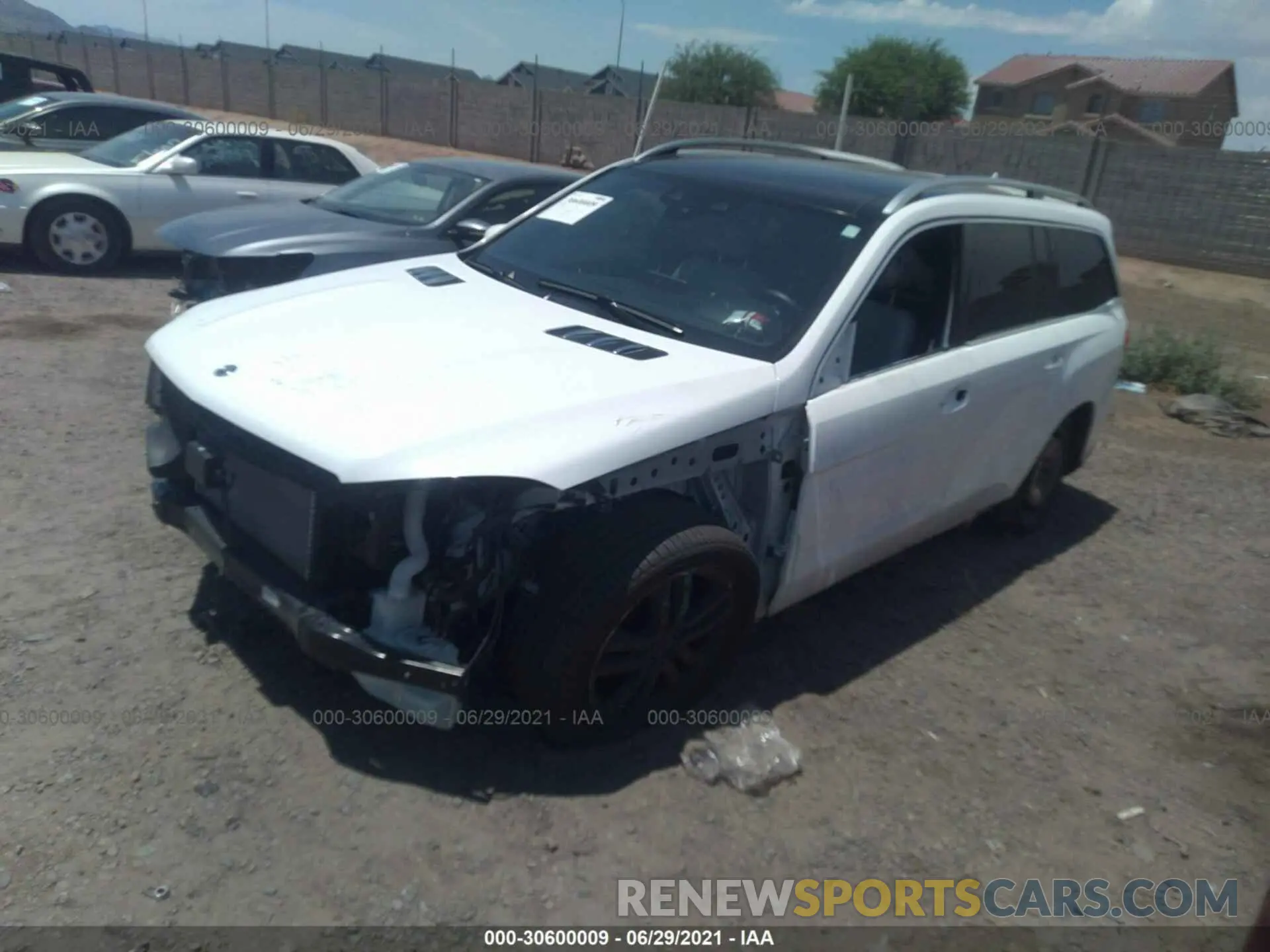 2 fotografías del automóvil dañado 4JGDF6EE5KB240882 MERCEDES-BENZ GLS 2019