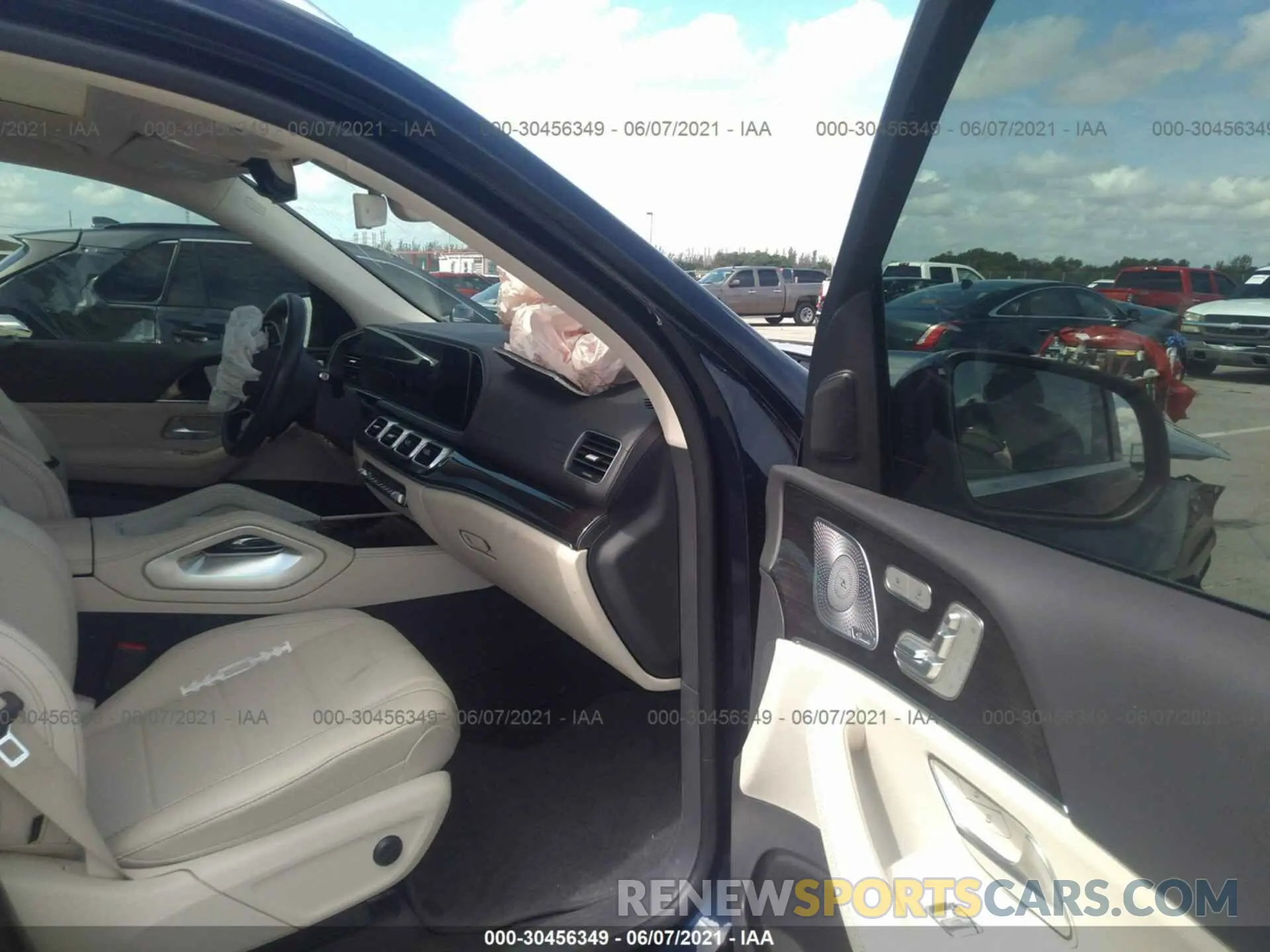 5 fotografías del automóvil dañado 4JGFF5KE9LA084151 MERCEDES-BENZ GLS 2020