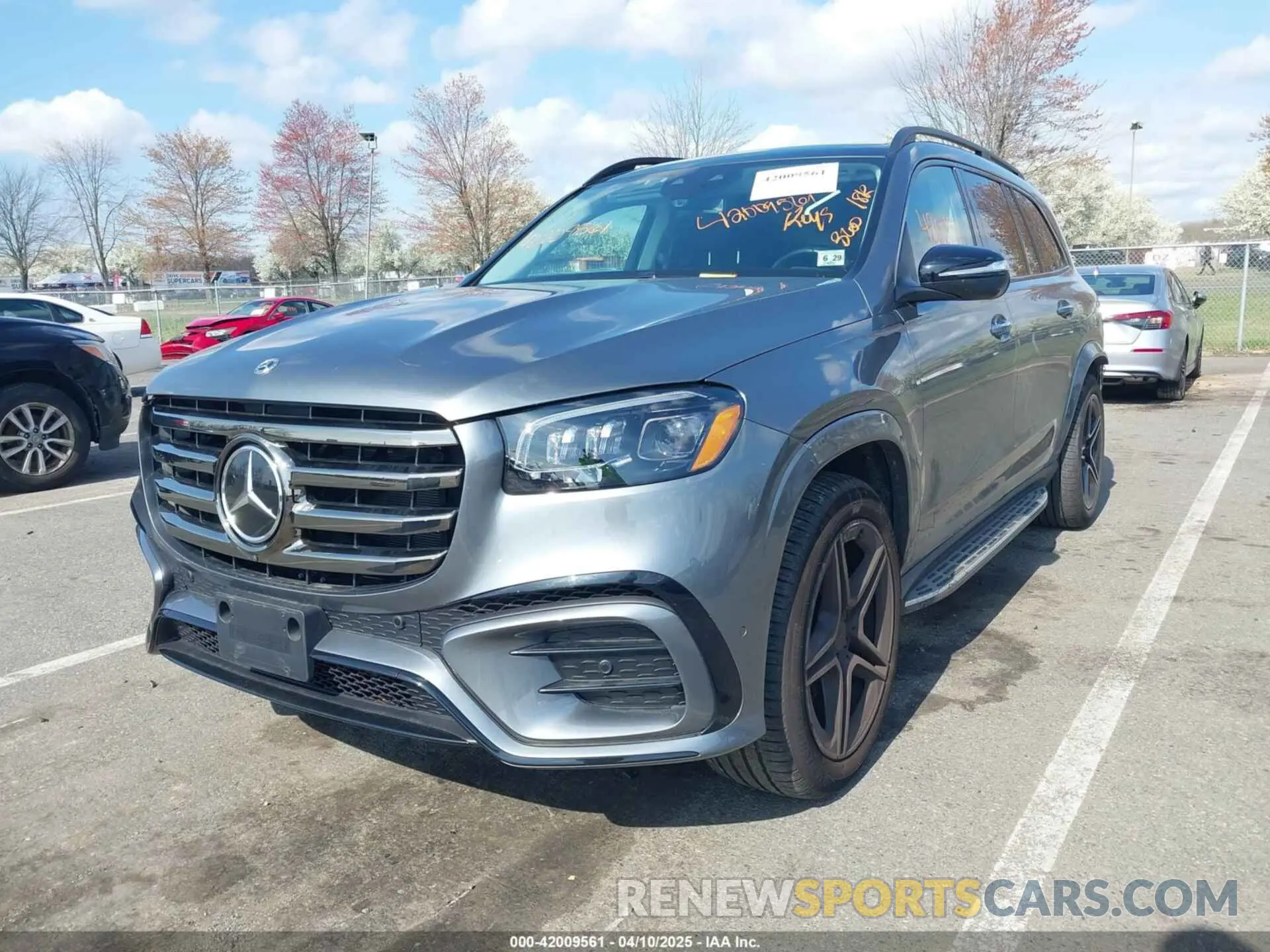 2 fotografías del automóvil dañado 4JGFF5KE4RB255469 MERCEDES-BENZ GLS 2024
