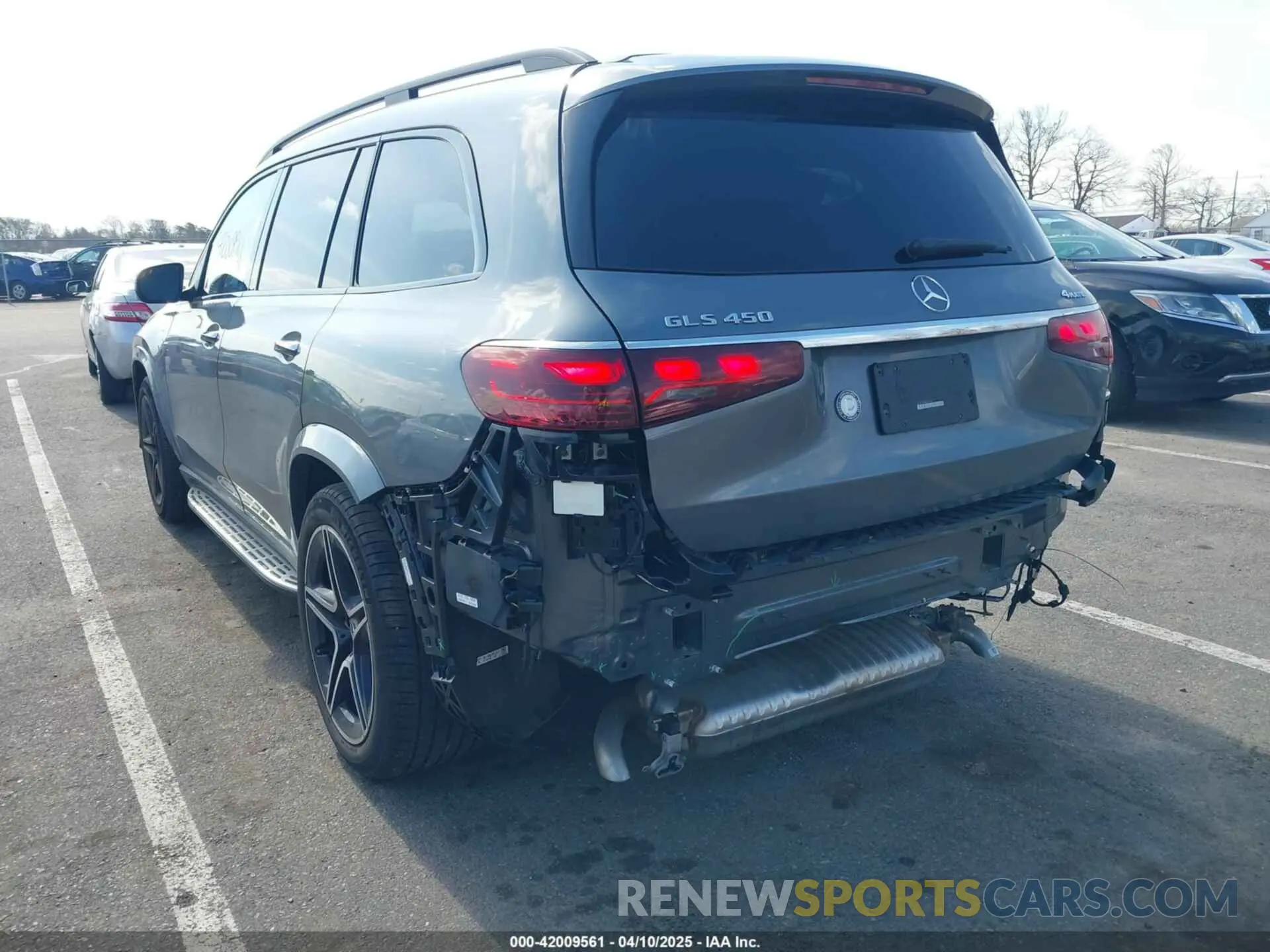 3 fotografías del automóvil dañado 4JGFF5KE4RB255469 MERCEDES-BENZ GLS 2024