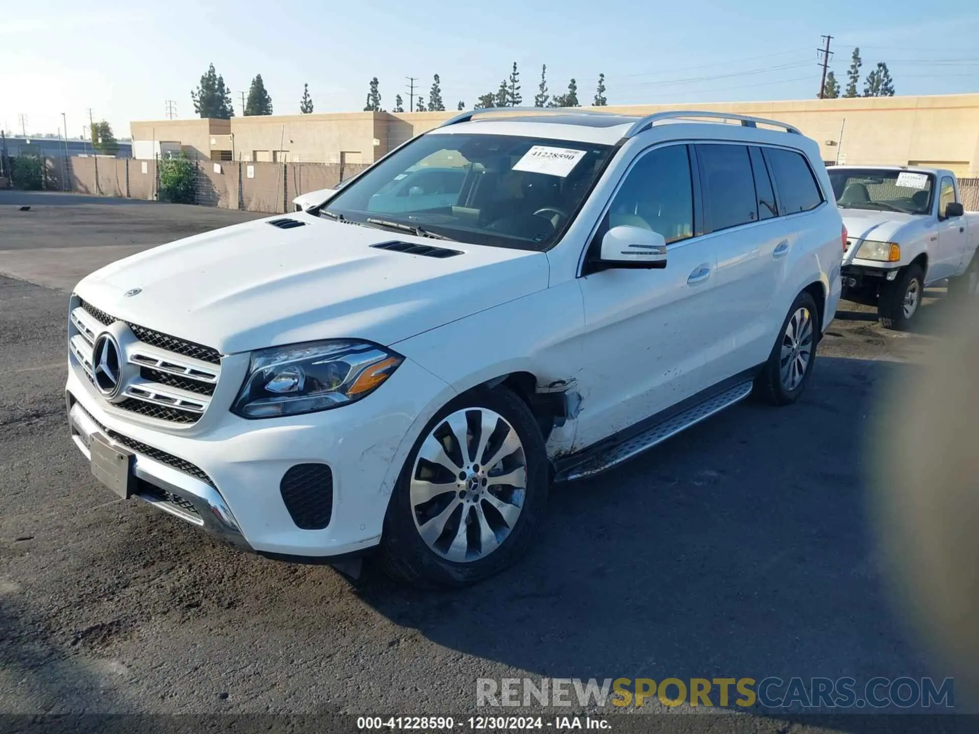 2 fotografías del automóvil dañado 4JGDF6EE1KB232343 MERCEDES-BENZ GLS 450 2019