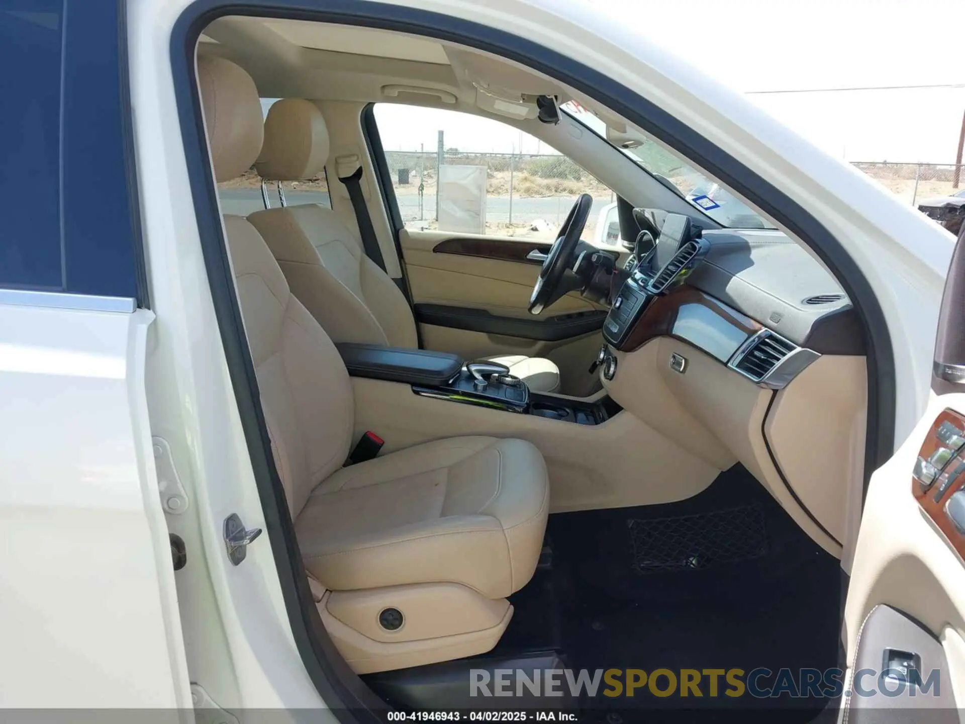 5 fotografías del automóvil dañado 4JGDF6EE3KB224583 MERCEDES-BENZ GLS 450 2019