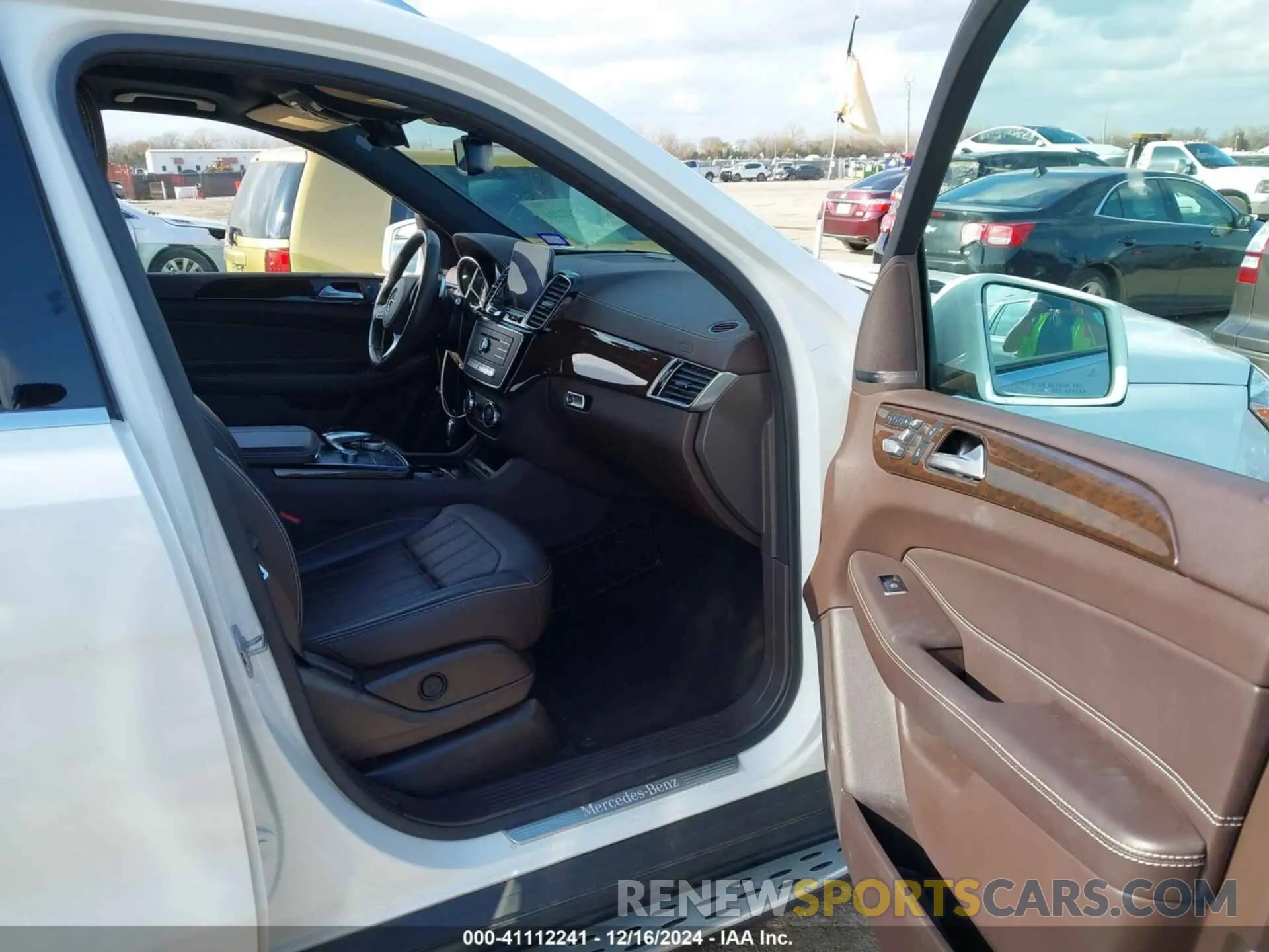 5 fotografías del automóvil dañado 4JGDF6EE7KB239300 MERCEDES-BENZ GLS 450 2019