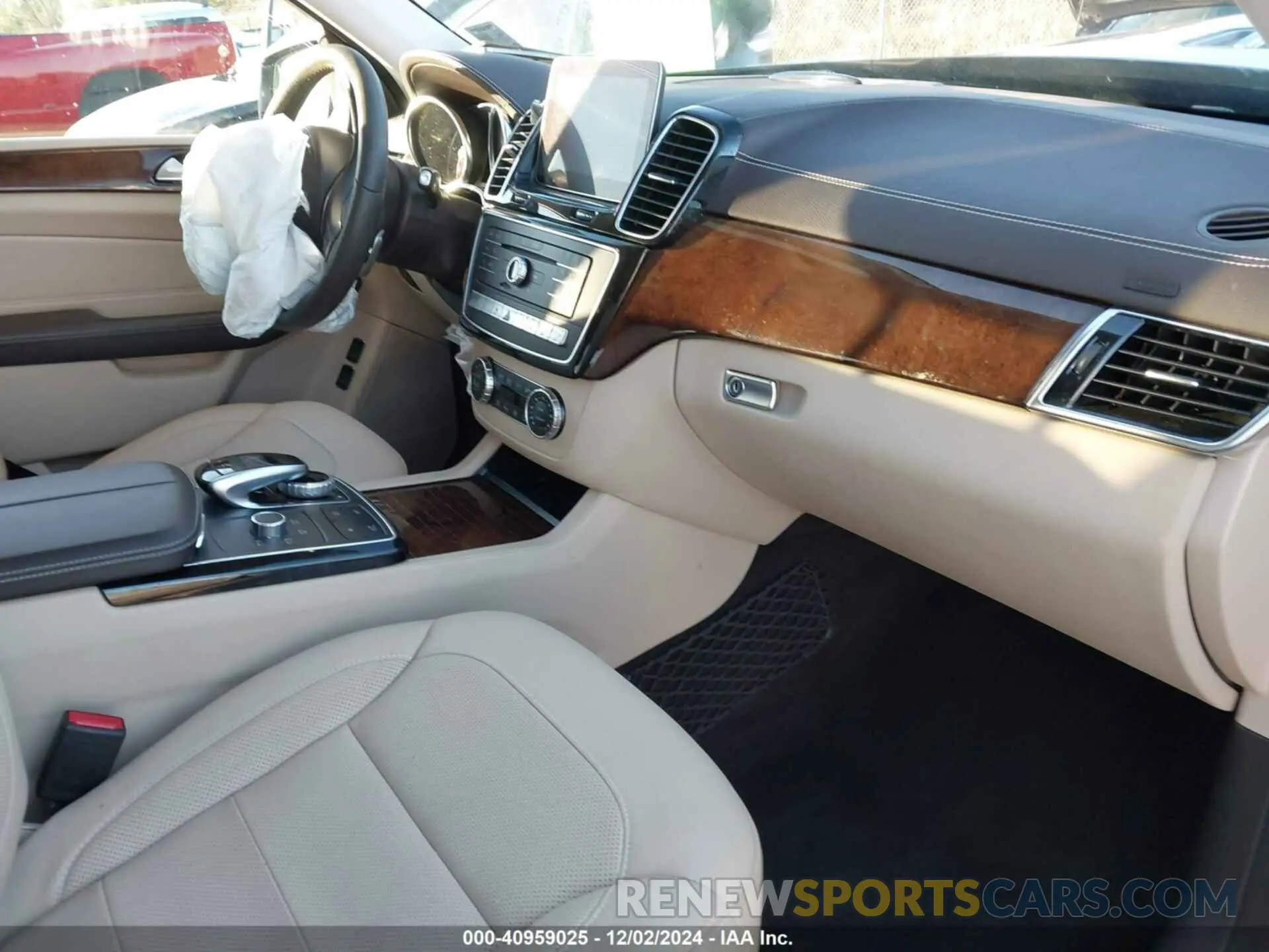 5 fotografías del automóvil dañado 4JGDF6EEXKB228856 MERCEDES-BENZ GLS 450 2019