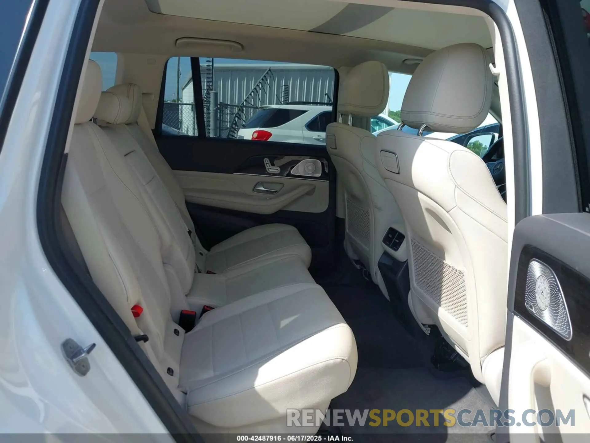 8 fotografías del automóvil dañado 4JGFF5KE9LA214090 MERCEDES-BENZ GLS 450 2020
