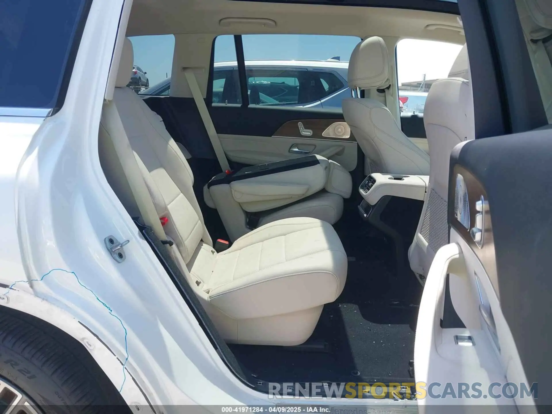 8 fotografías del automóvil dañado 4JGFF5KE2RB133841 MERCEDES-BENZ GLS 450 2024
