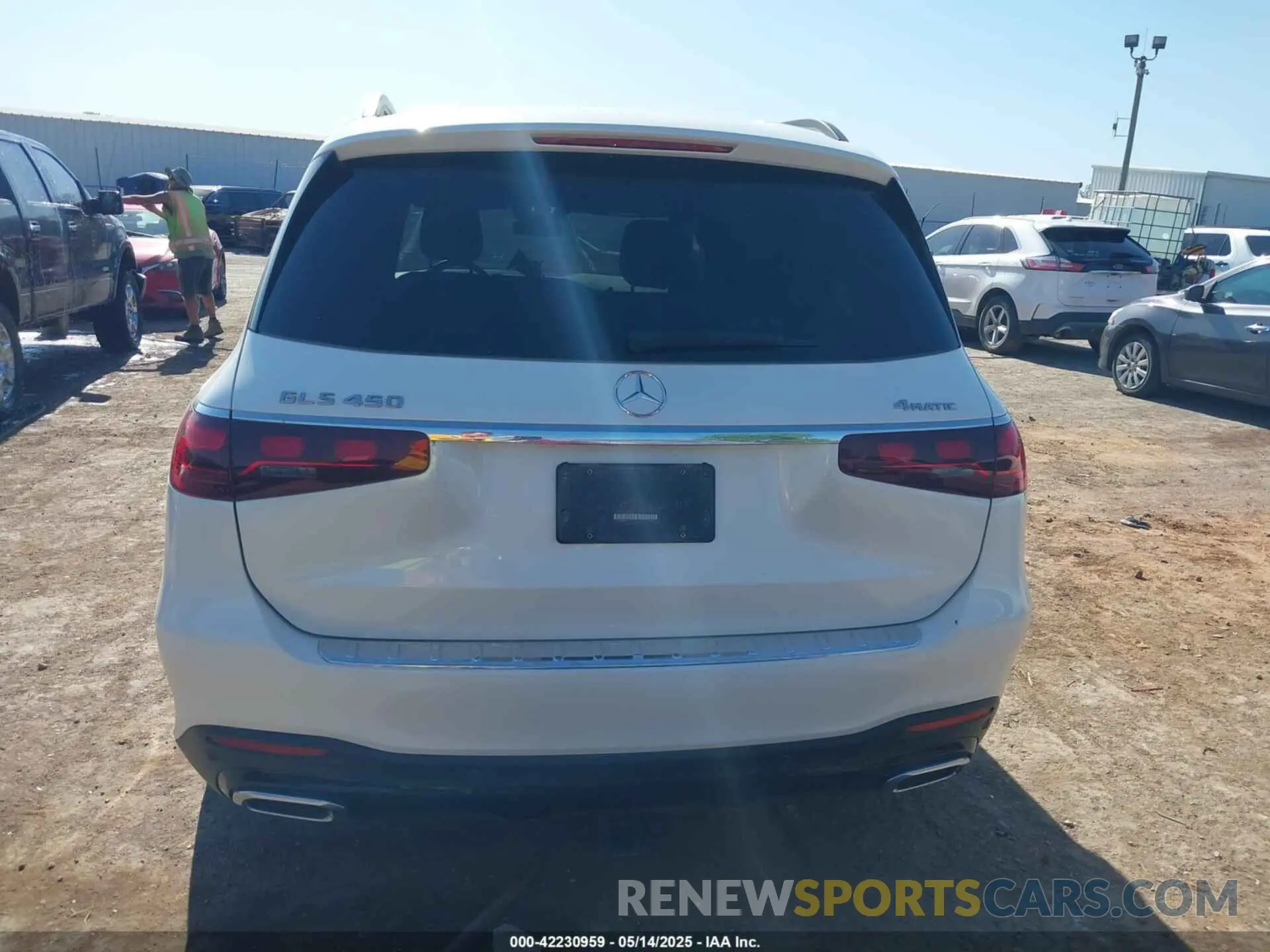 17 fotografías del automóvil dañado 4JGFF5KE7RB112158 MERCEDES-BENZ GLS 450 2024