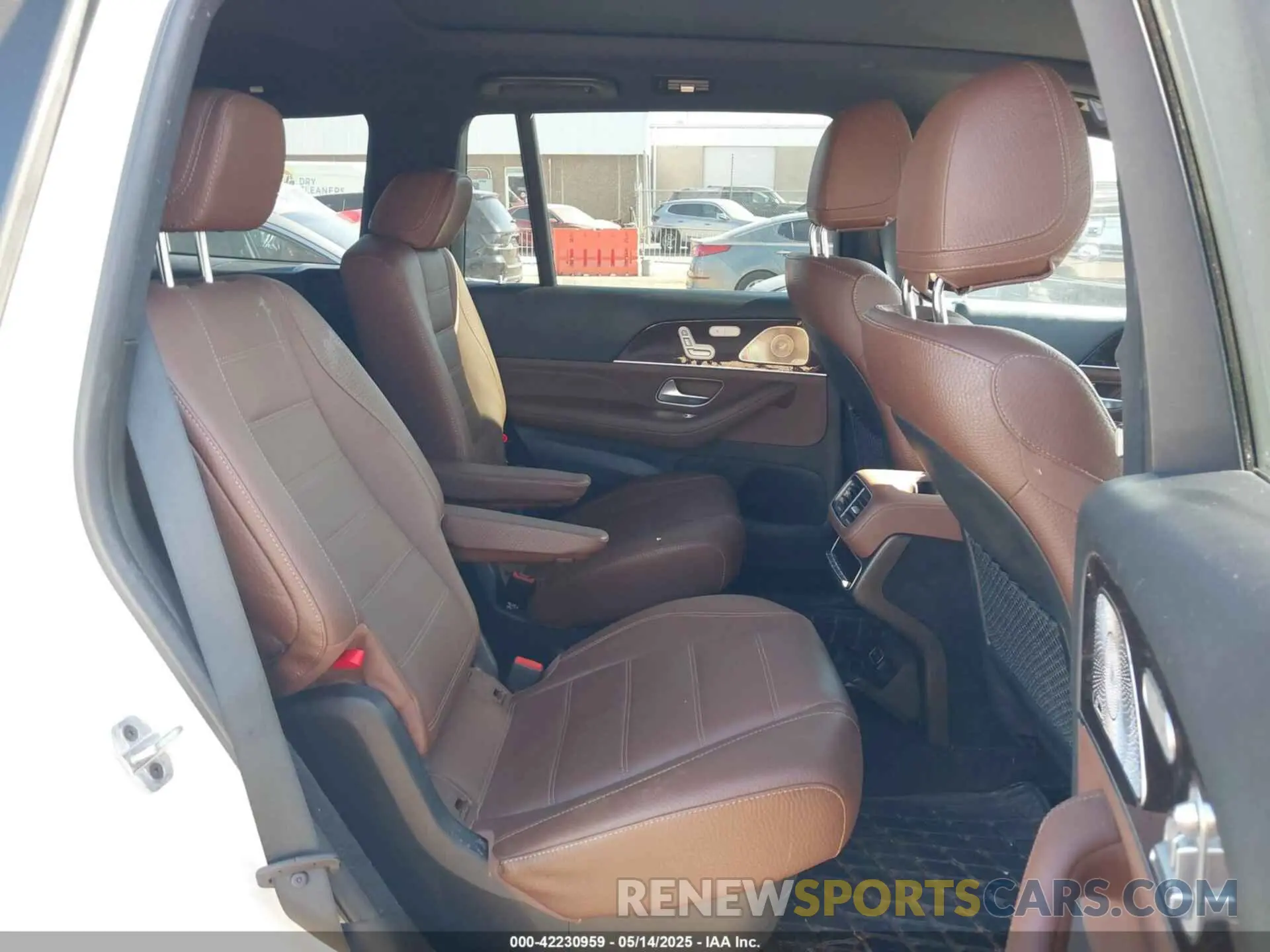 8 fotografías del automóvil dañado 4JGFF5KE7RB112158 MERCEDES-BENZ GLS 450 2024