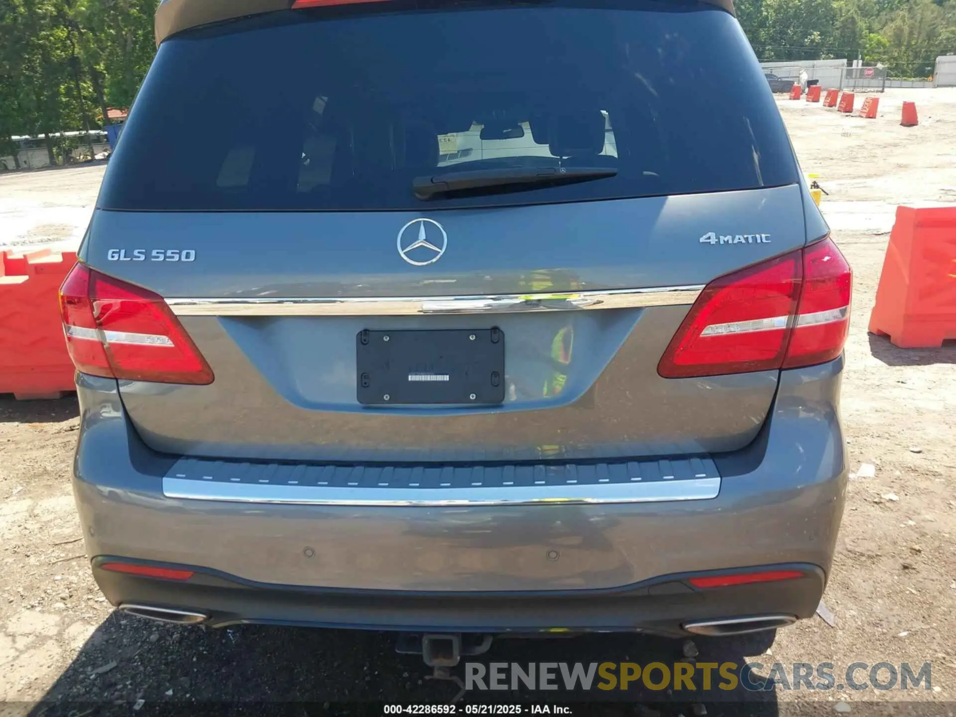 16 fotografías del automóvil dañado 4JGDF7DE4KB235003 MERCEDES-BENZ GLS 550 2019