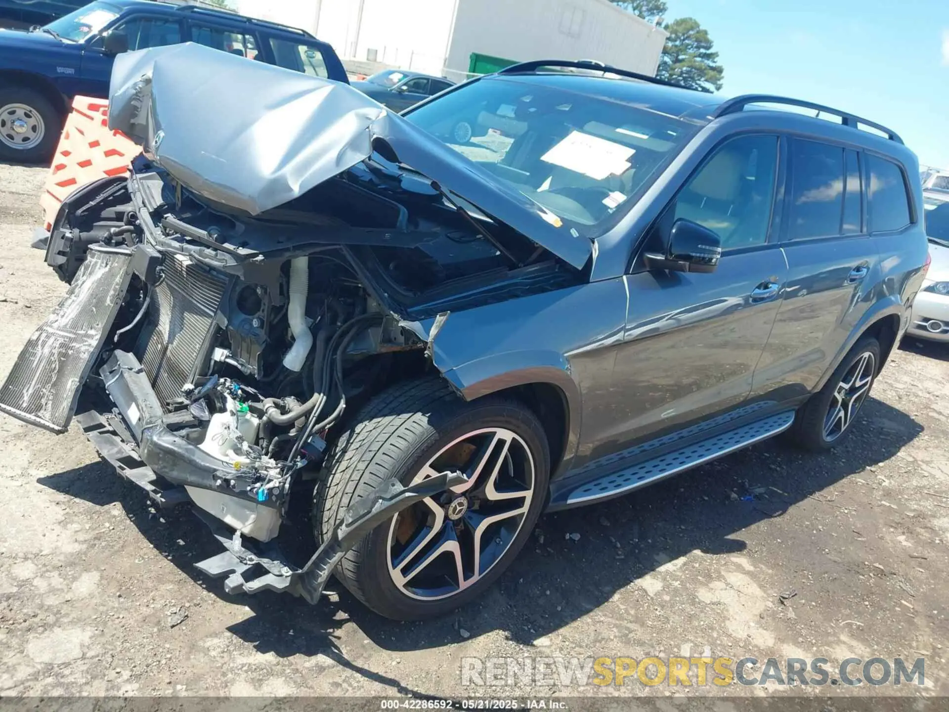 2 fotografías del automóvil dañado 4JGDF7DE4KB235003 MERCEDES-BENZ GLS 550 2019