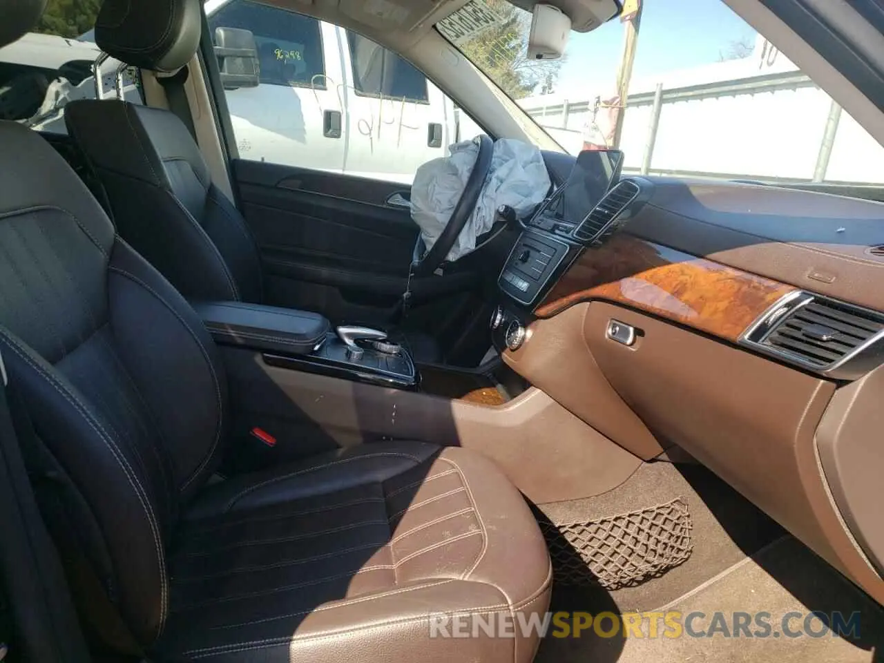 5 fotografías del automóvil dañado 4JGDF6EE9KB218867 MERCEDES-BENZ GLS-CLASS 2019