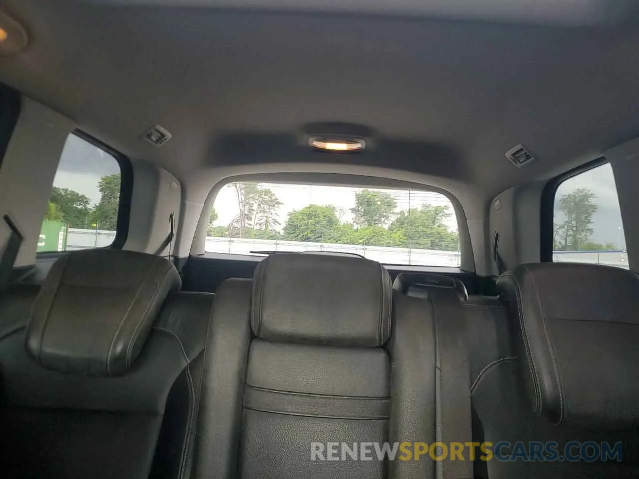 10 fotografías del automóvil dañado 4JGDF7DE0HA852820 MERCEDES-BENZ GLS-CLASS 2019