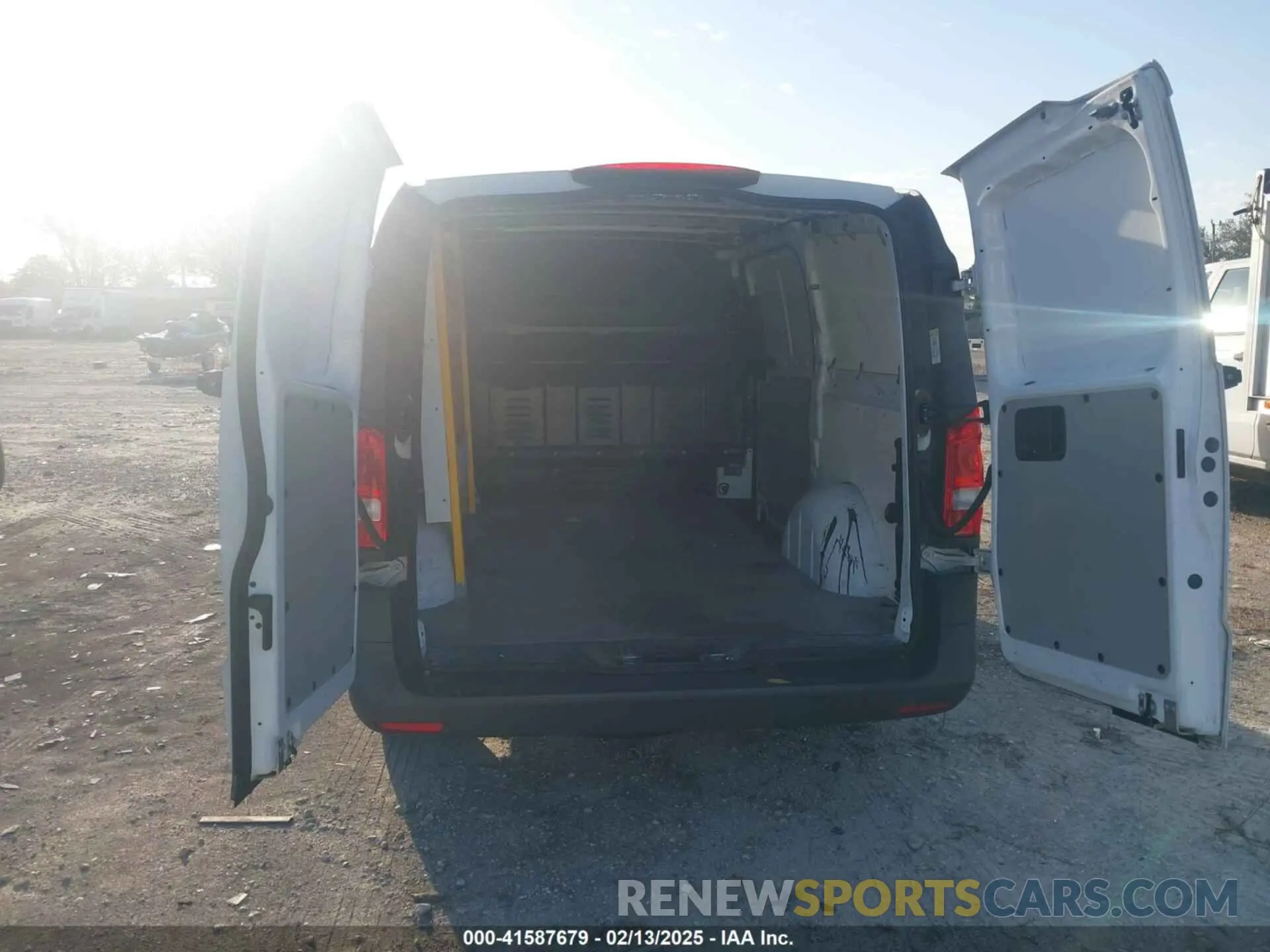 17 fotografías del automóvil dañado WD3PG2EA7K3600579 MERCEDES-BENZ METRIS 2019