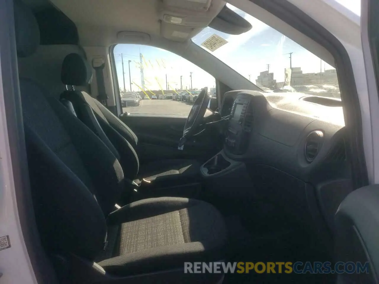 5 fotografías del automóvil dañado WD3PG2EAXK3533086 MERCEDES-BENZ METRIS 2019