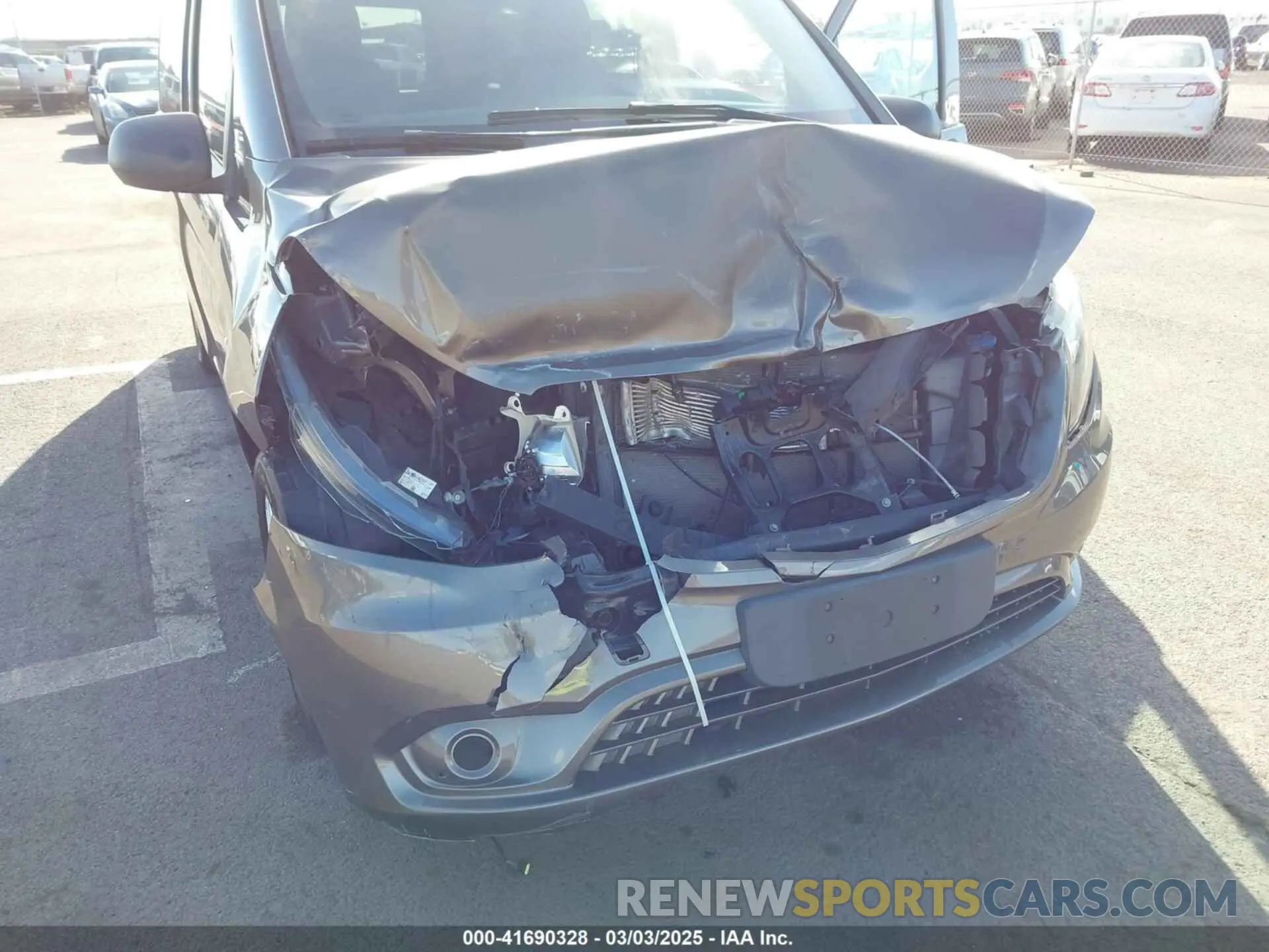 6 fotografías del automóvil dañado WD4PG2EE3K3523210 MERCEDES-BENZ METRIS 2019