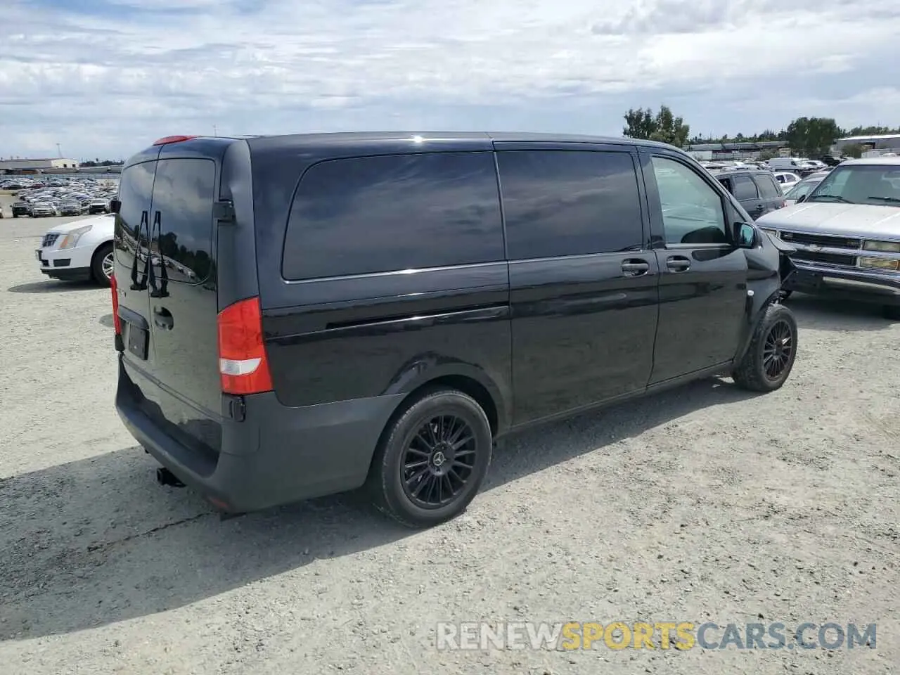 3 fotografías del automóvil dañado WD4PG2EE8K3518455 MERCEDES-BENZ METRIS 2019