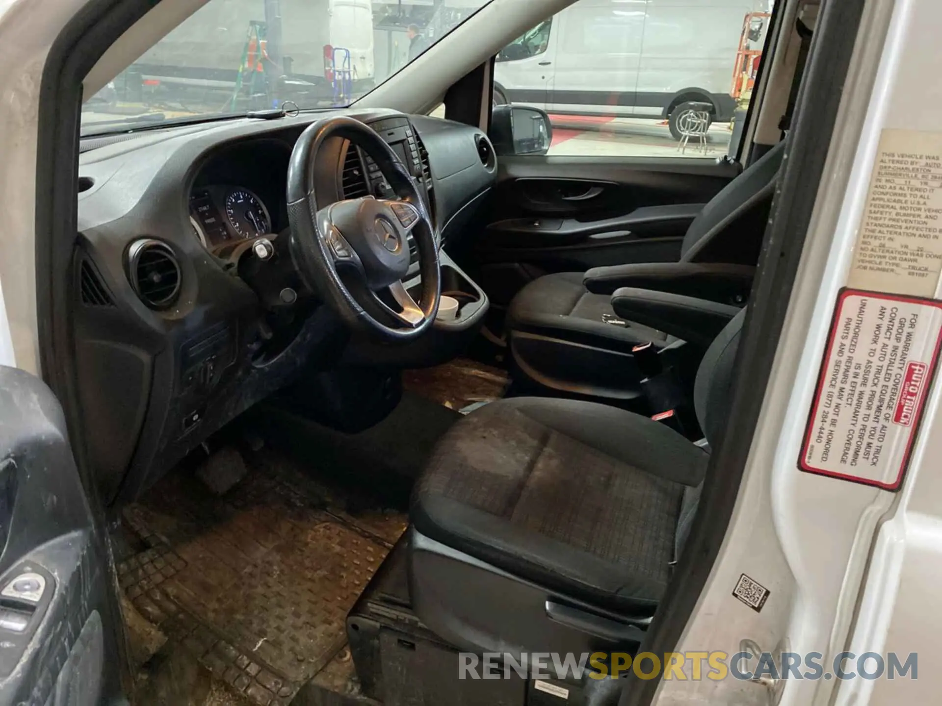 10 fotografías del automóvil dañado W1YV0BEY2L3757657 MERCEDES-BENZ METRIS 2020