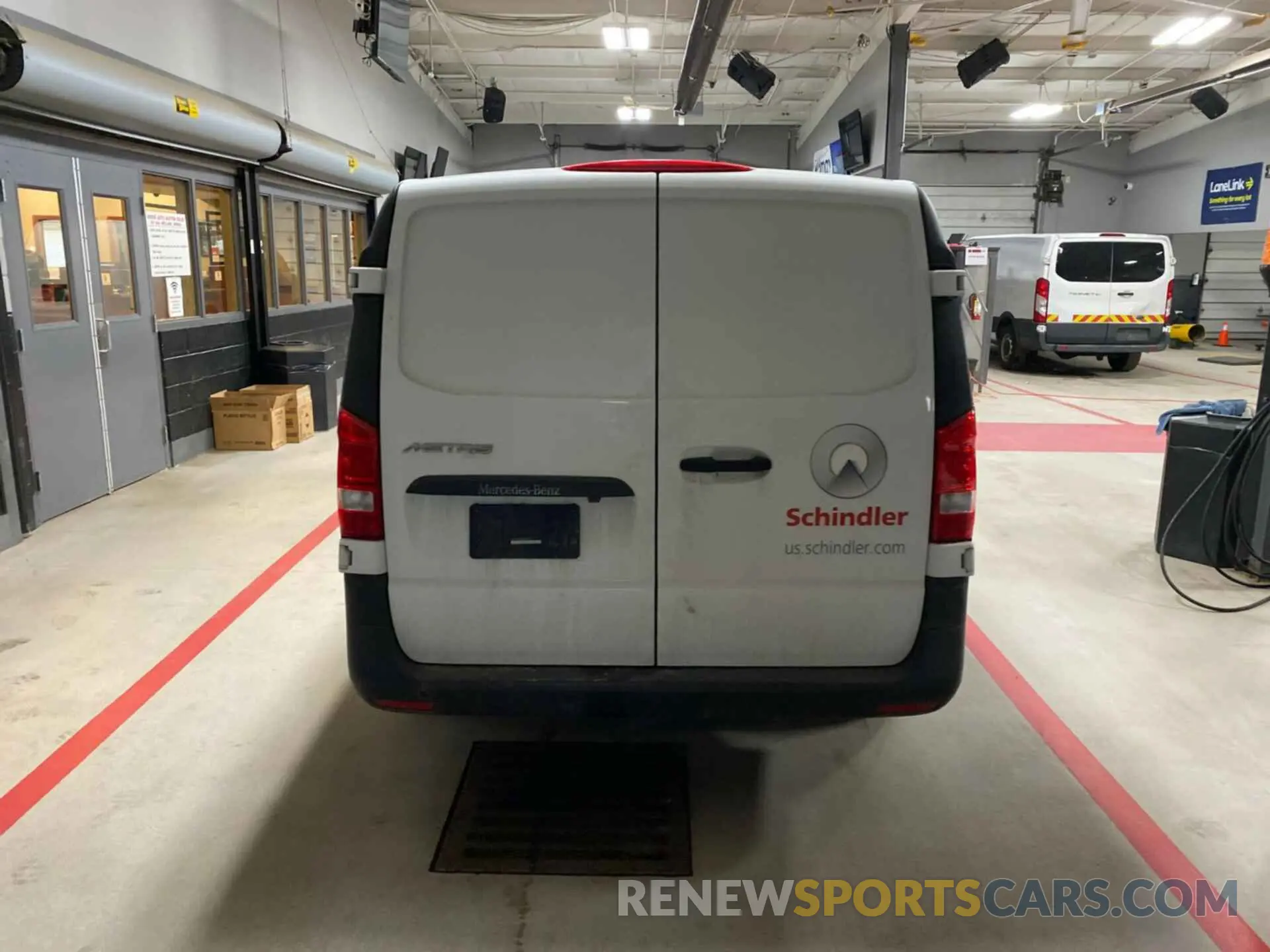 2 fotografías del automóvil dañado W1YV0BEY2L3757657 MERCEDES-BENZ METRIS 2020