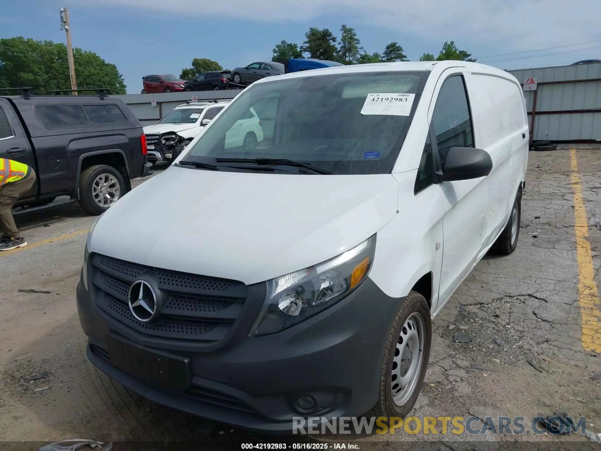 2 fotografías del automóvil dañado W1YV0BEY3L3725672 MERCEDES-BENZ METRIS 2020
