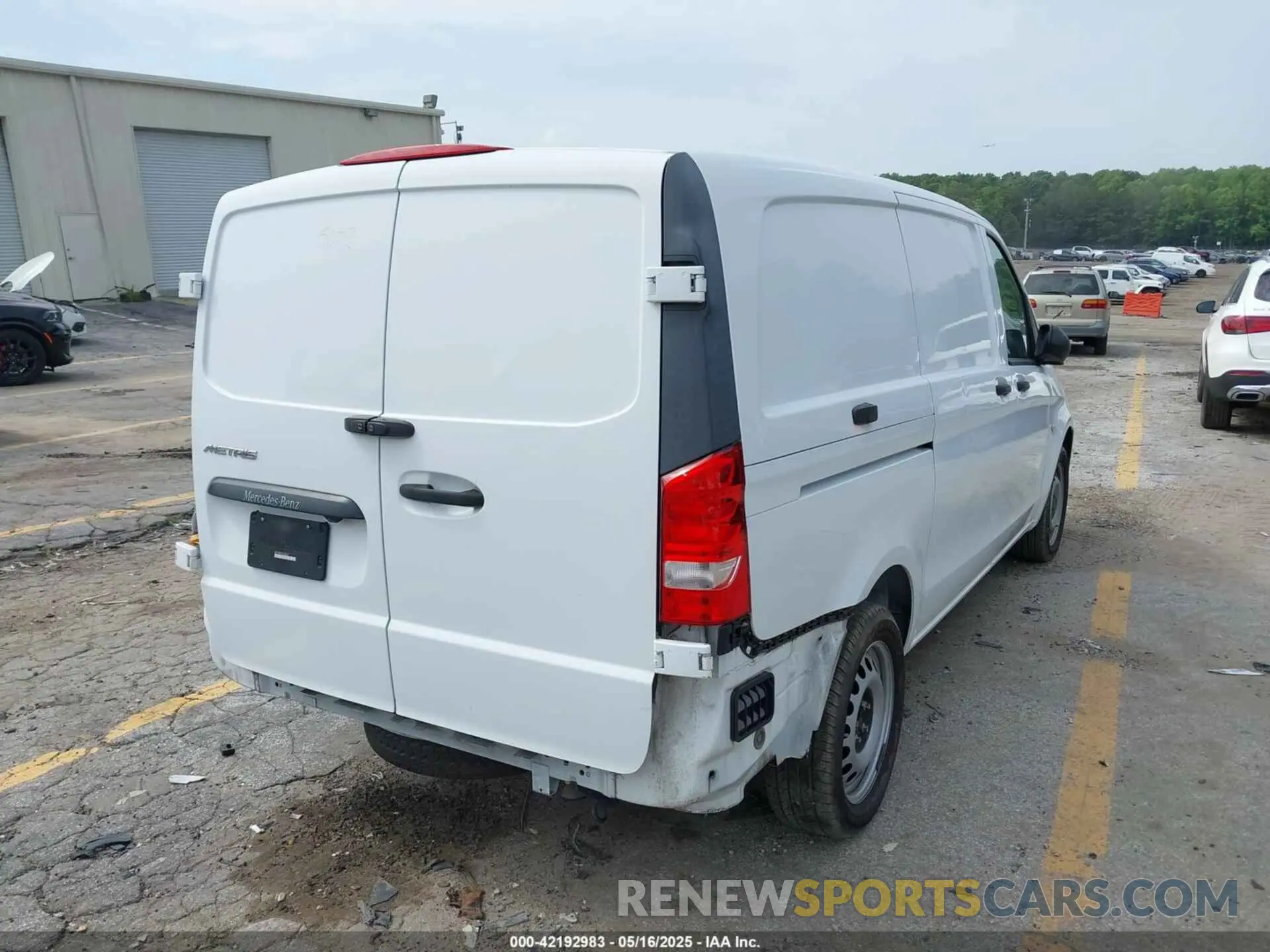 4 fotografías del automóvil dañado W1YV0BEY3L3725672 MERCEDES-BENZ METRIS 2020