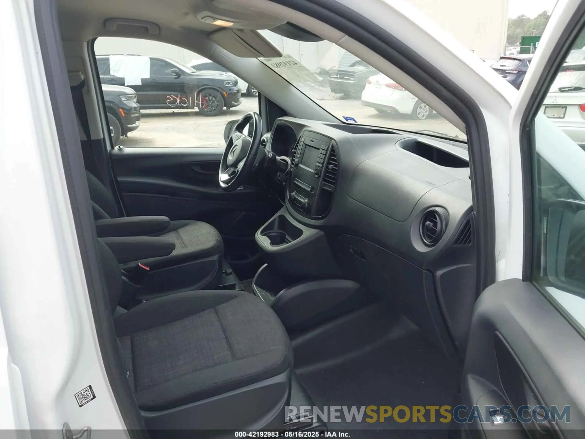 5 fotografías del automóvil dañado W1YV0BEY3L3725672 MERCEDES-BENZ METRIS 2020